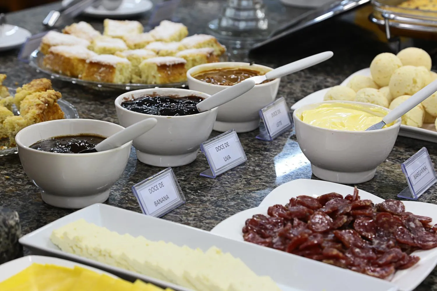 Buffet breakfast in Oceano Hotel de Barra Velha