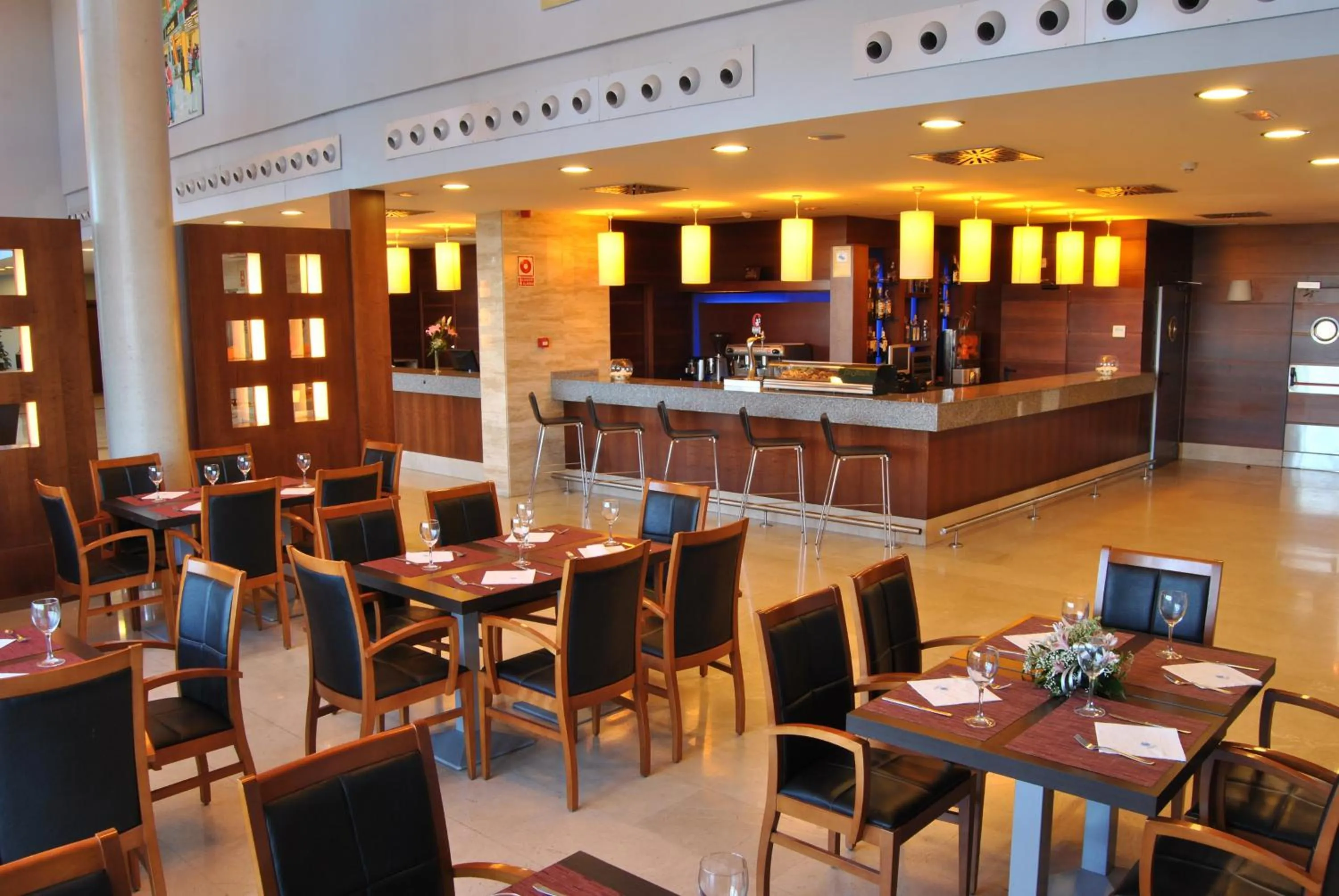 Lounge or bar in Porcel Avant