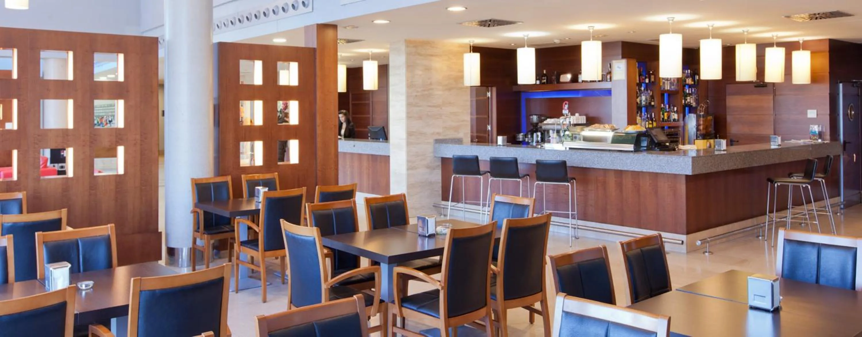 Lounge or bar in Porcel Avant