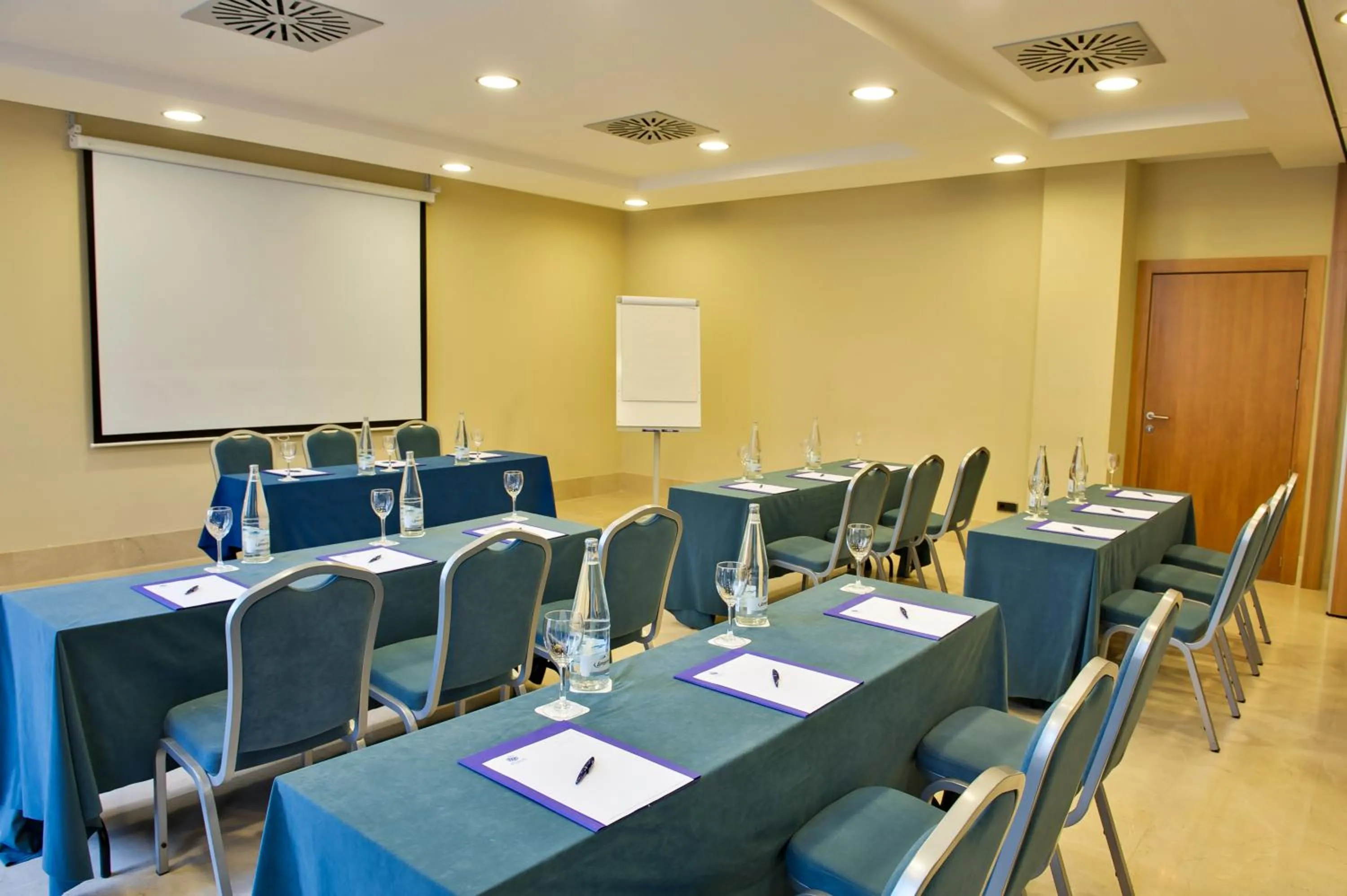 Banquet/Function facilities in Porcel Avant