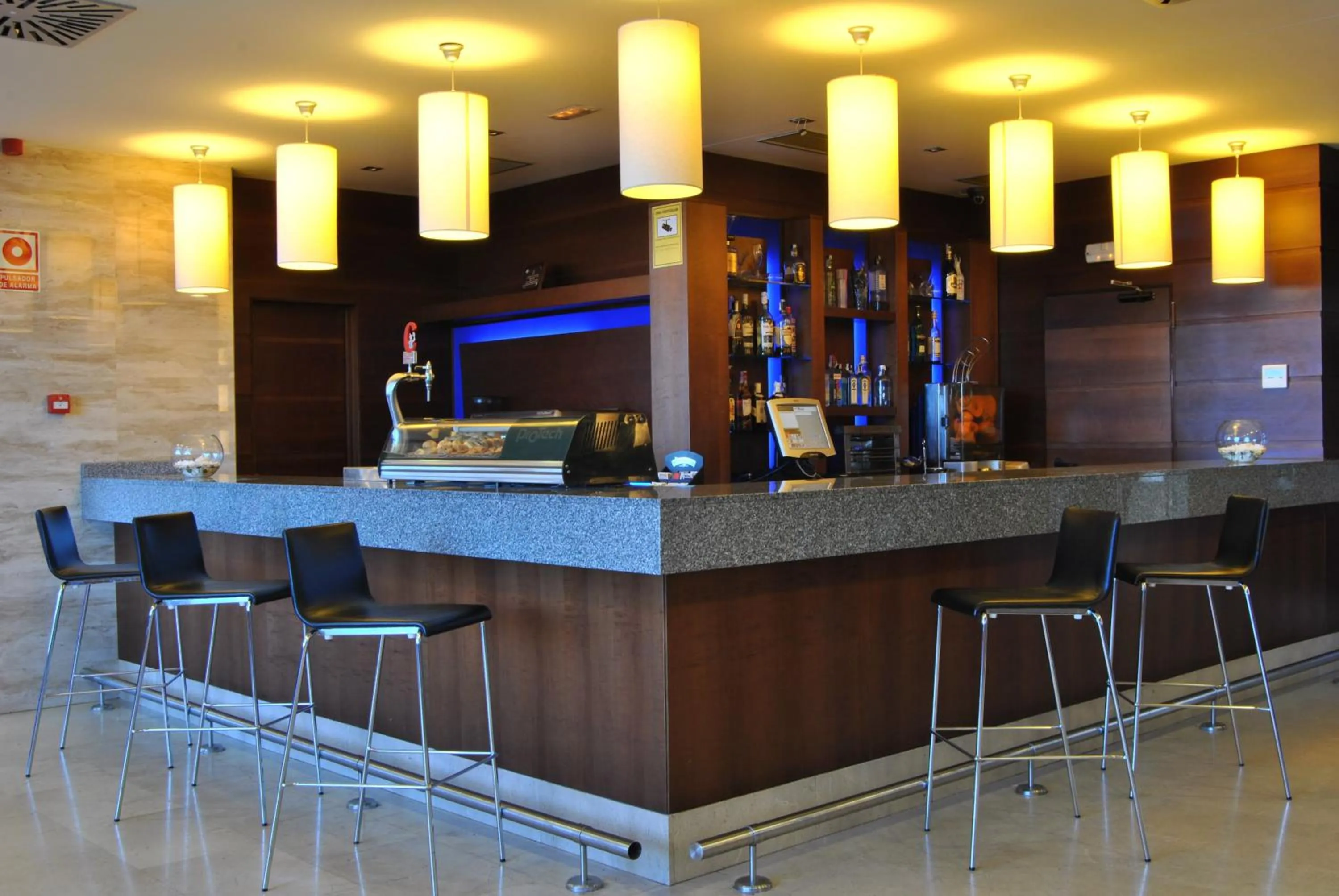 Lounge or bar in Porcel Avant