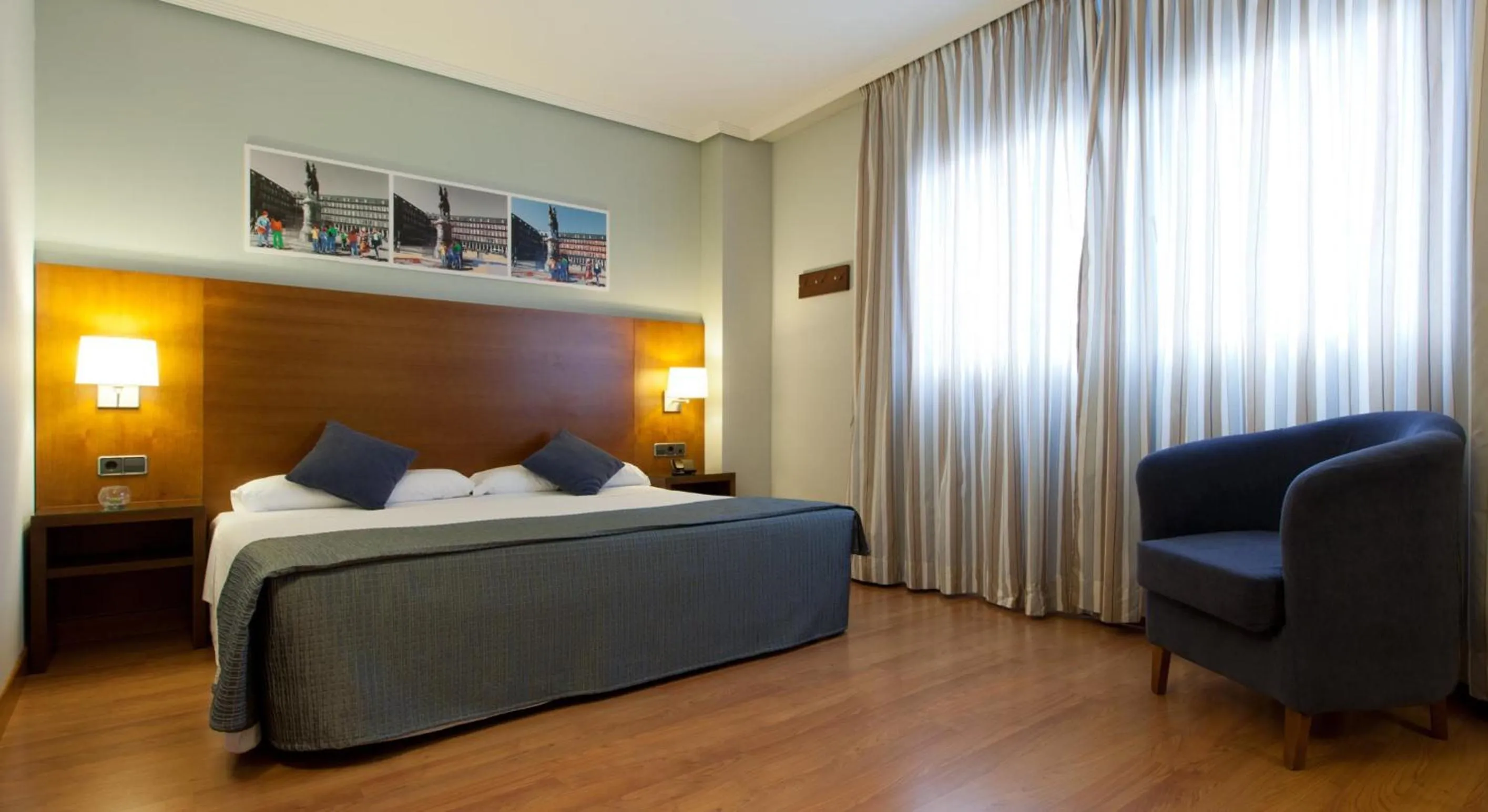 Photo of the whole room, Bed in Porcel Avant