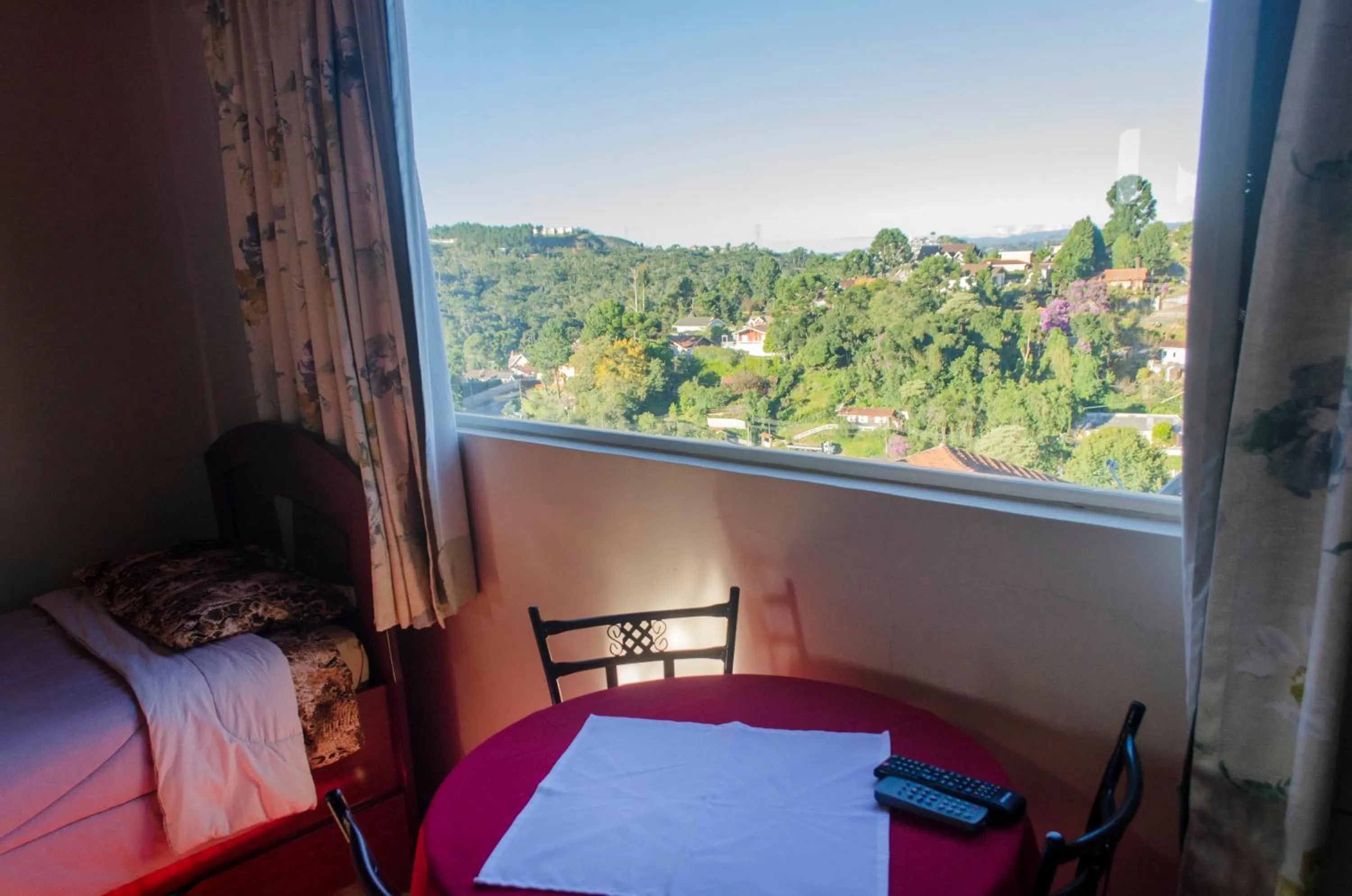 View (from property/room), Bed in Pousada Heron