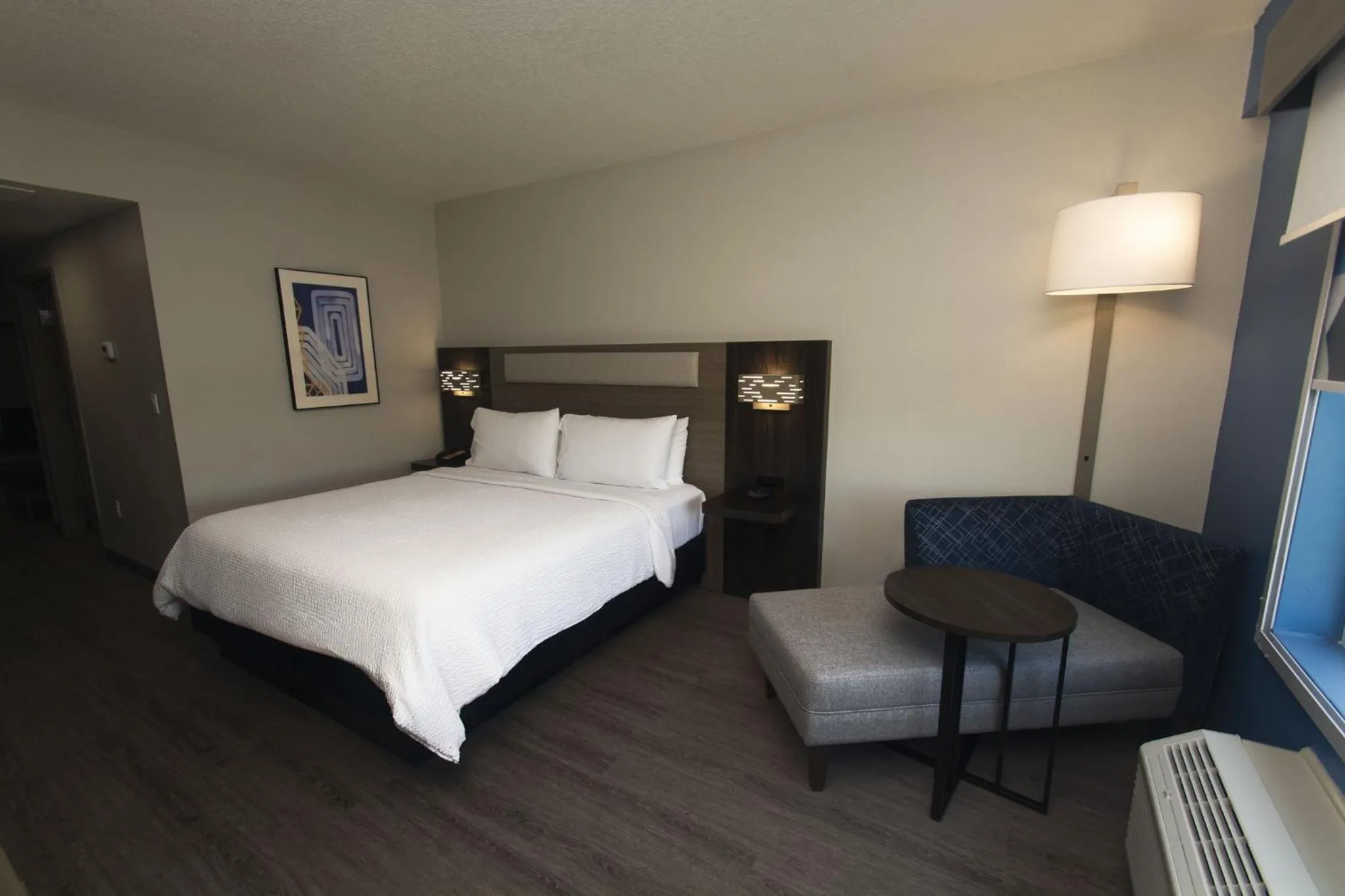 Photo of the whole room, Bed in Holiday Inn Express & Suites Cocoa by IHG