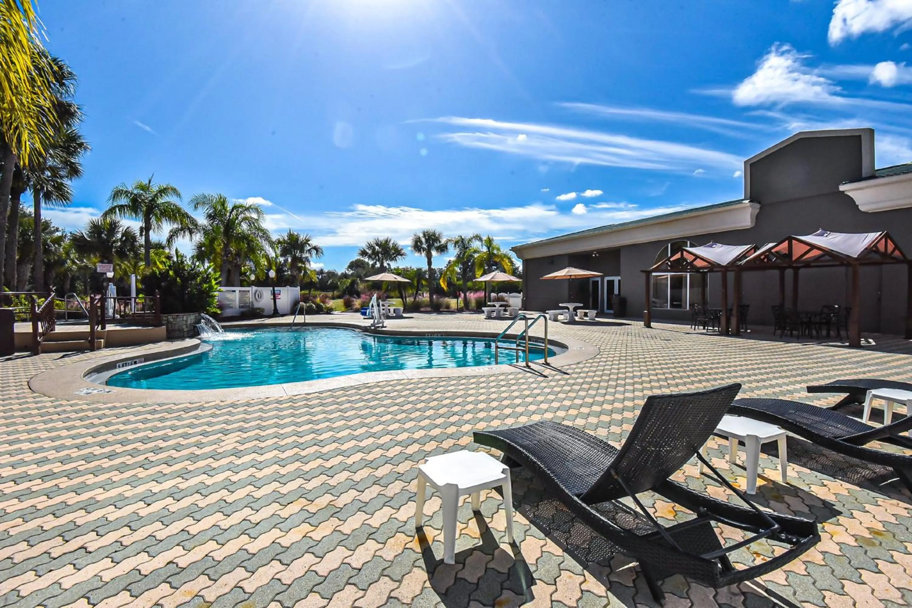 Swimming pool in Holiday Inn Express & Suites Cocoa by IHG