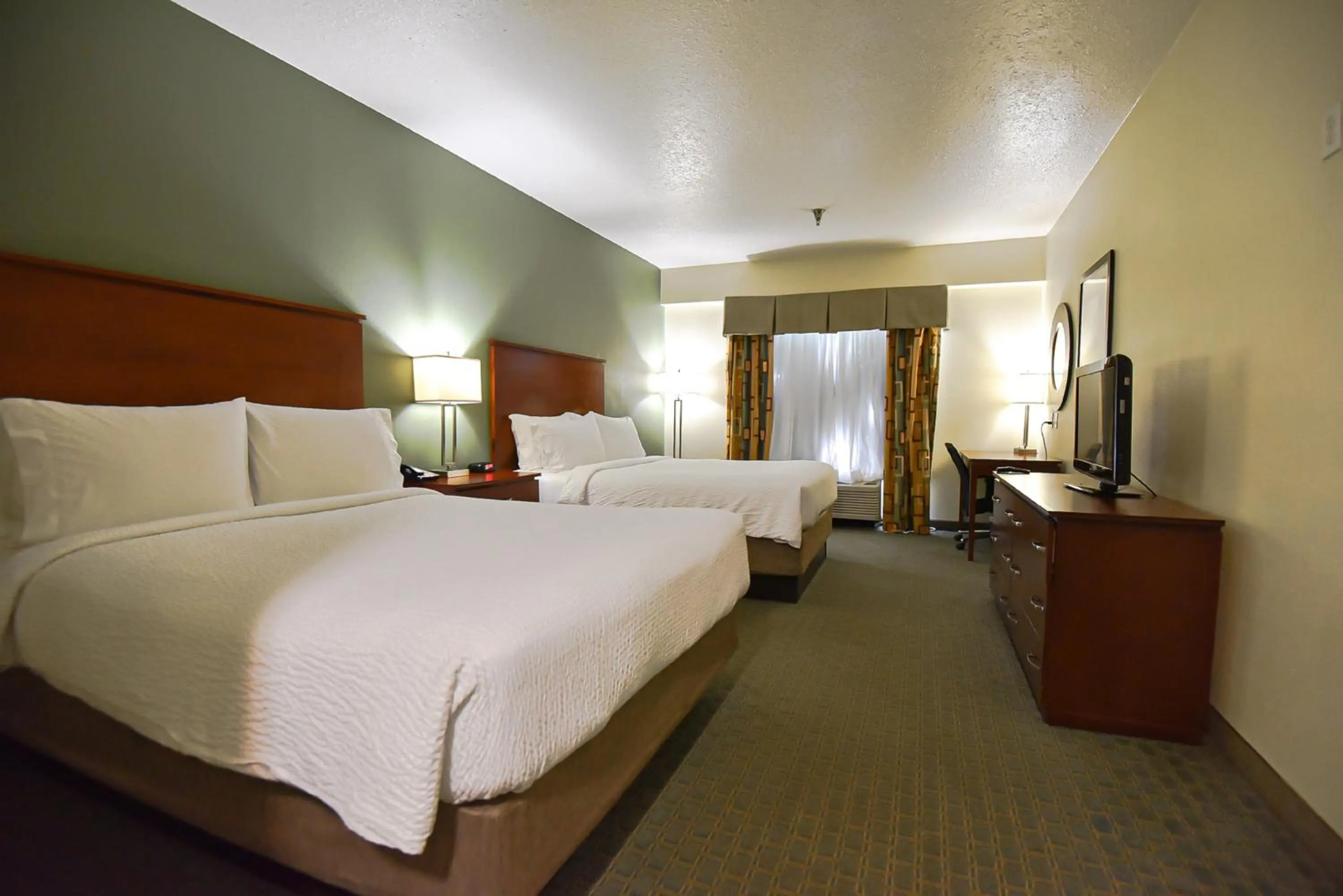 Photo of the whole room, Bed in Holiday Inn Express & Suites Cocoa by IHG