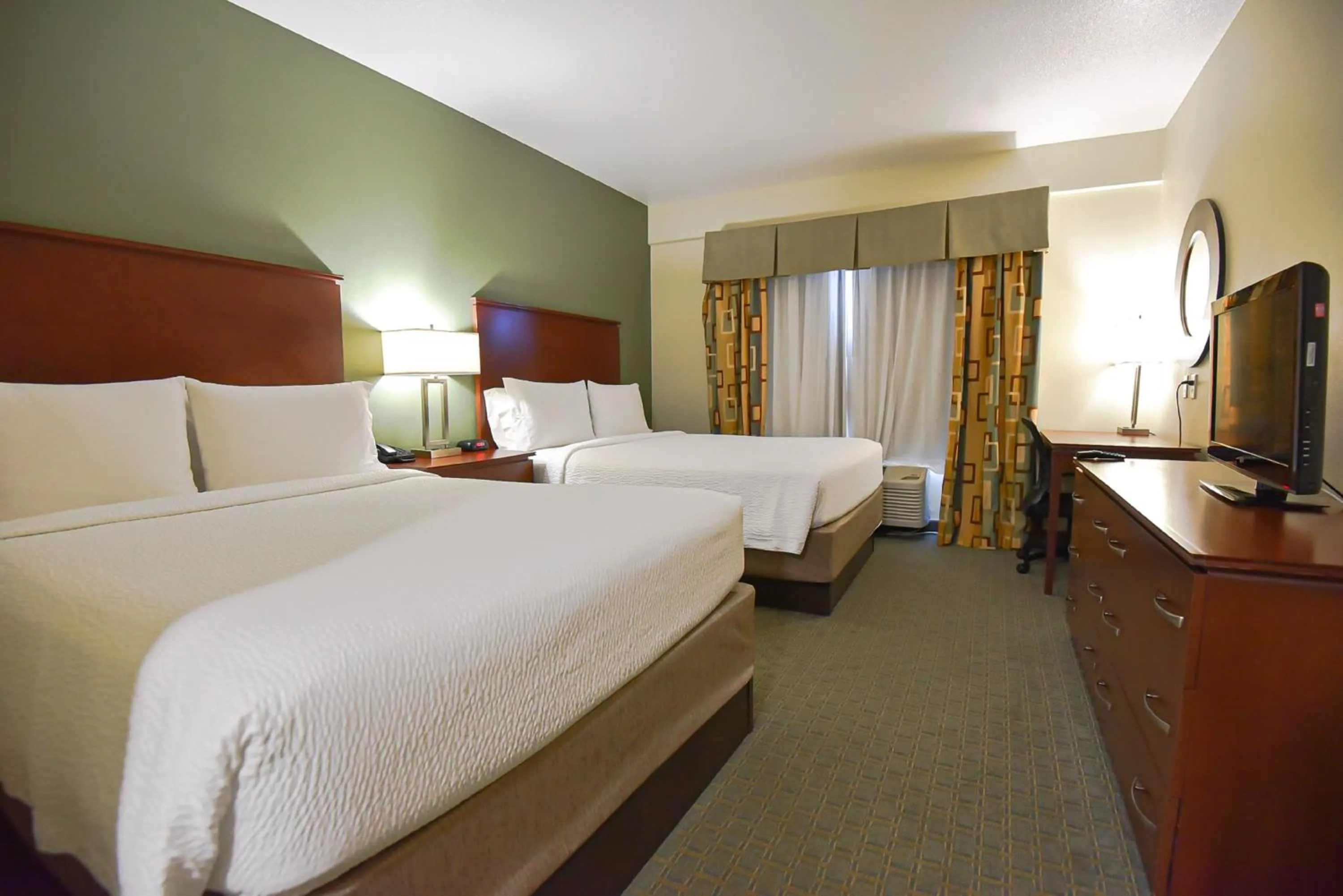 Photo of the whole room, Bed in Holiday Inn Express & Suites Cocoa by IHG