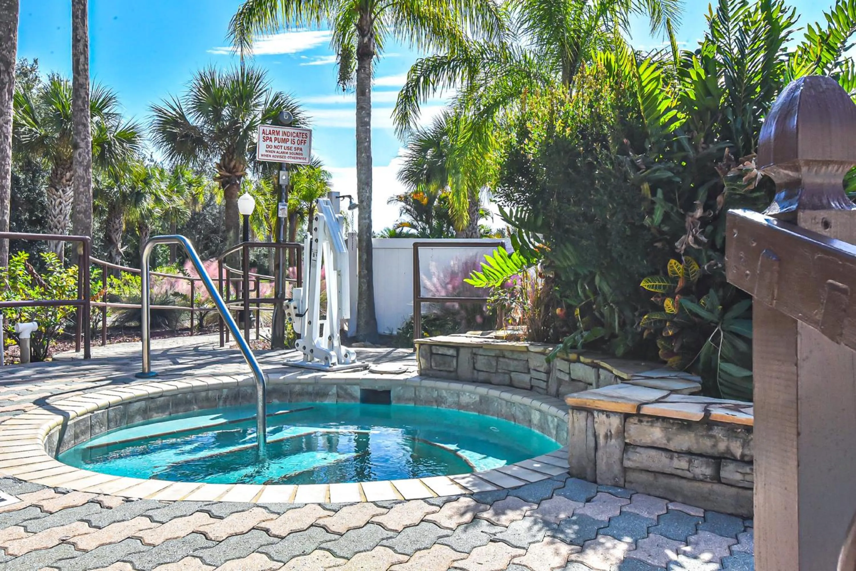 Swimming pool in Holiday Inn Express & Suites Cocoa by IHG