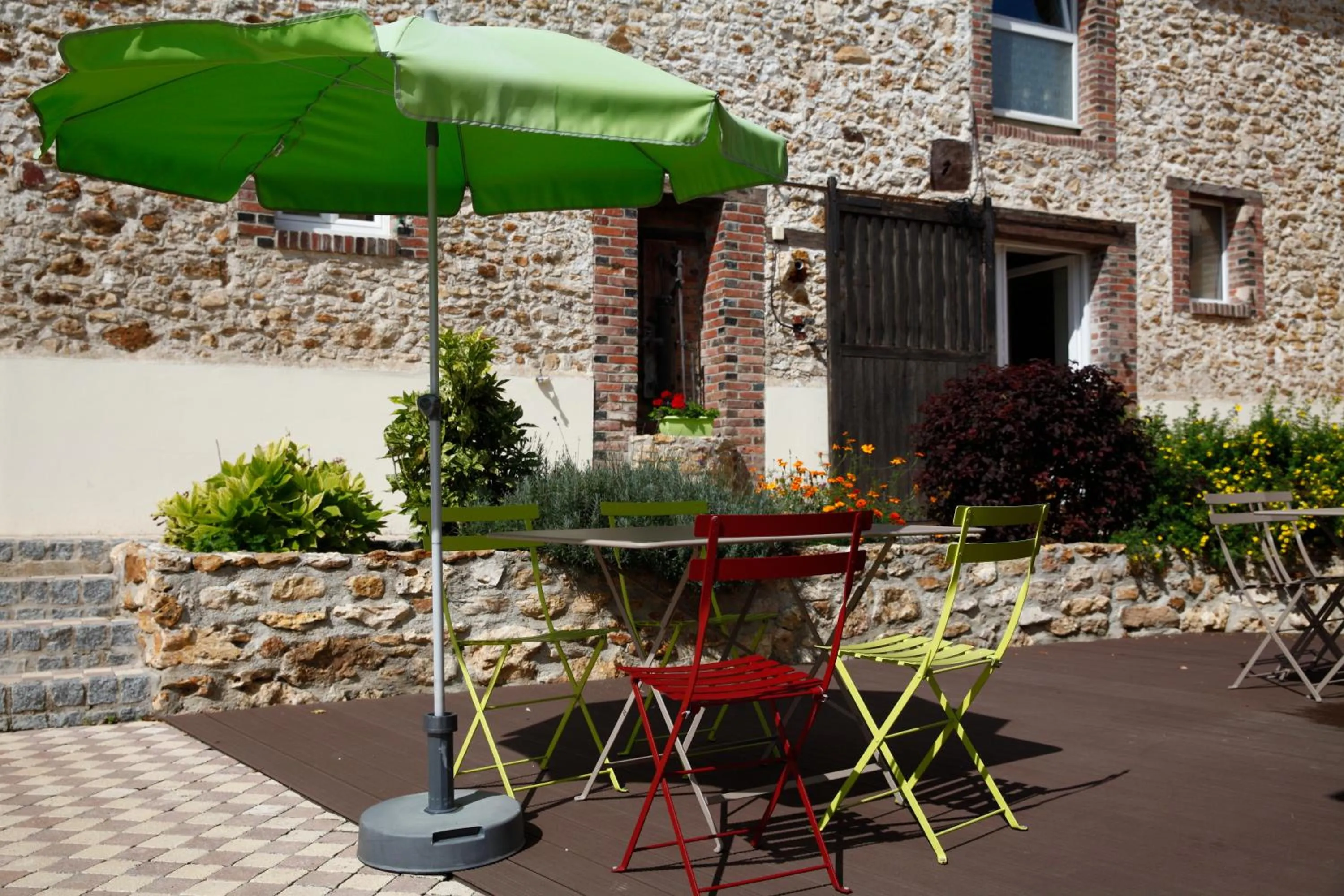 Patio in Chambre d'Hotes de la Loge