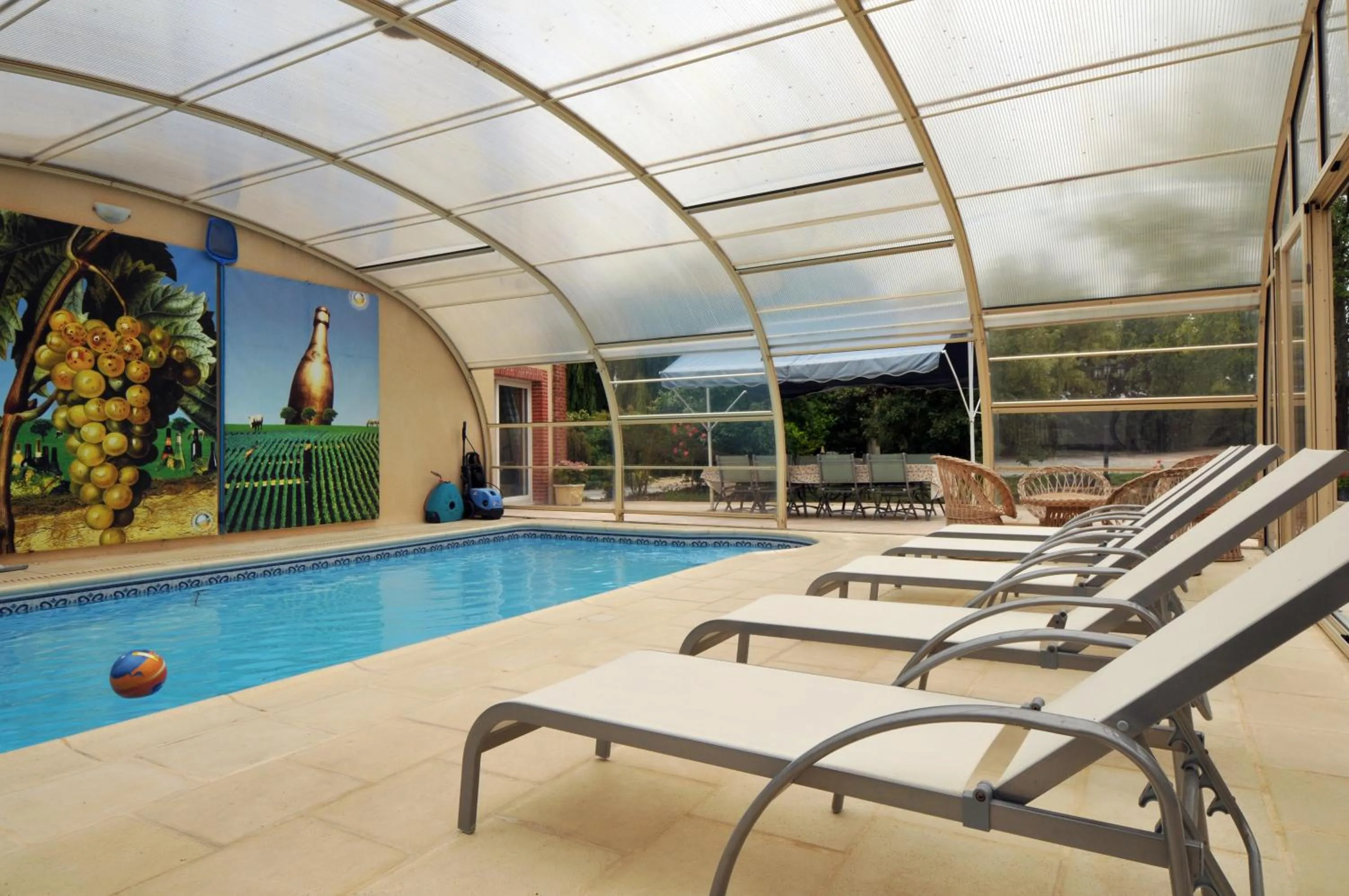 Swimming pool in Chambre d'Hotes de la Loge