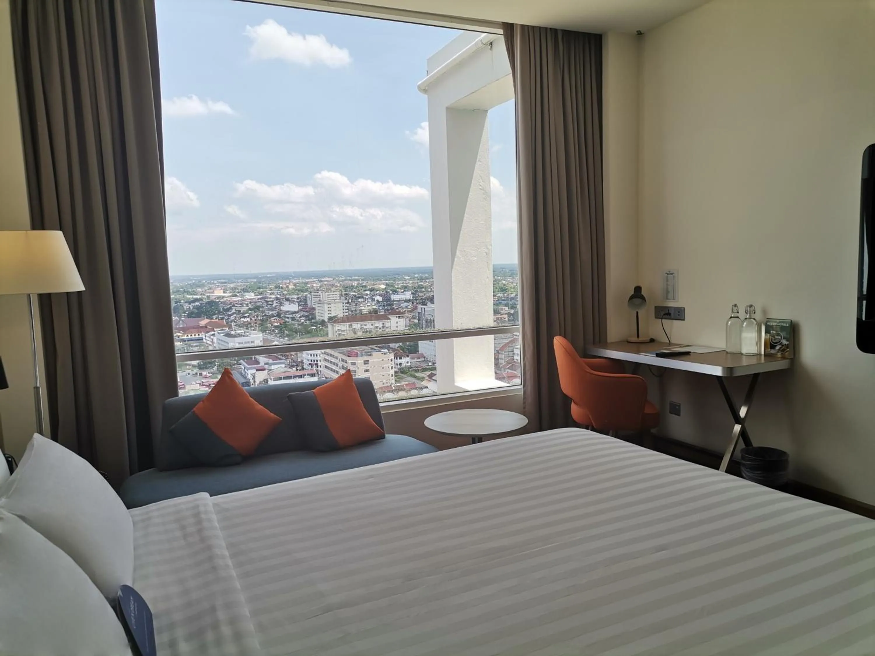 Bedroom, Bed in Novotel Taiping