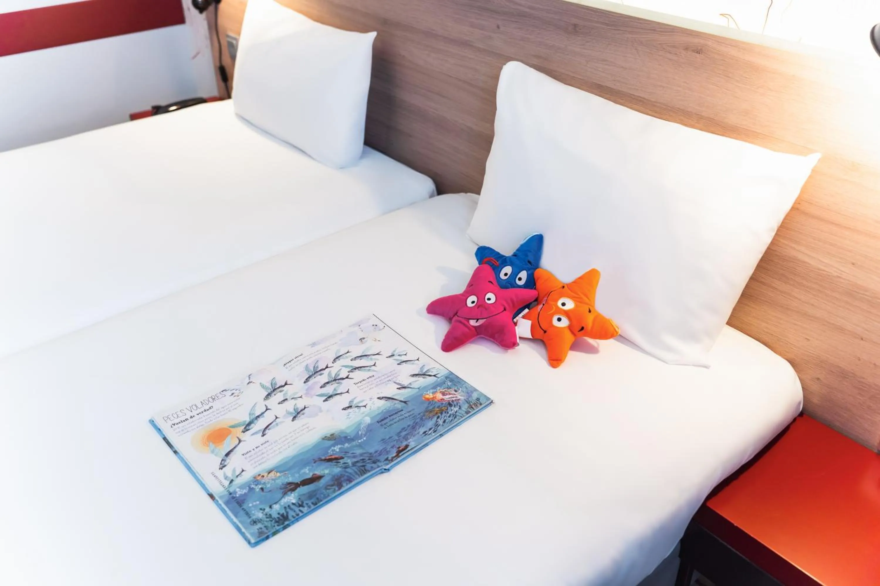 Bedroom, Bed in ibis Styles Barcelona City Bogatell