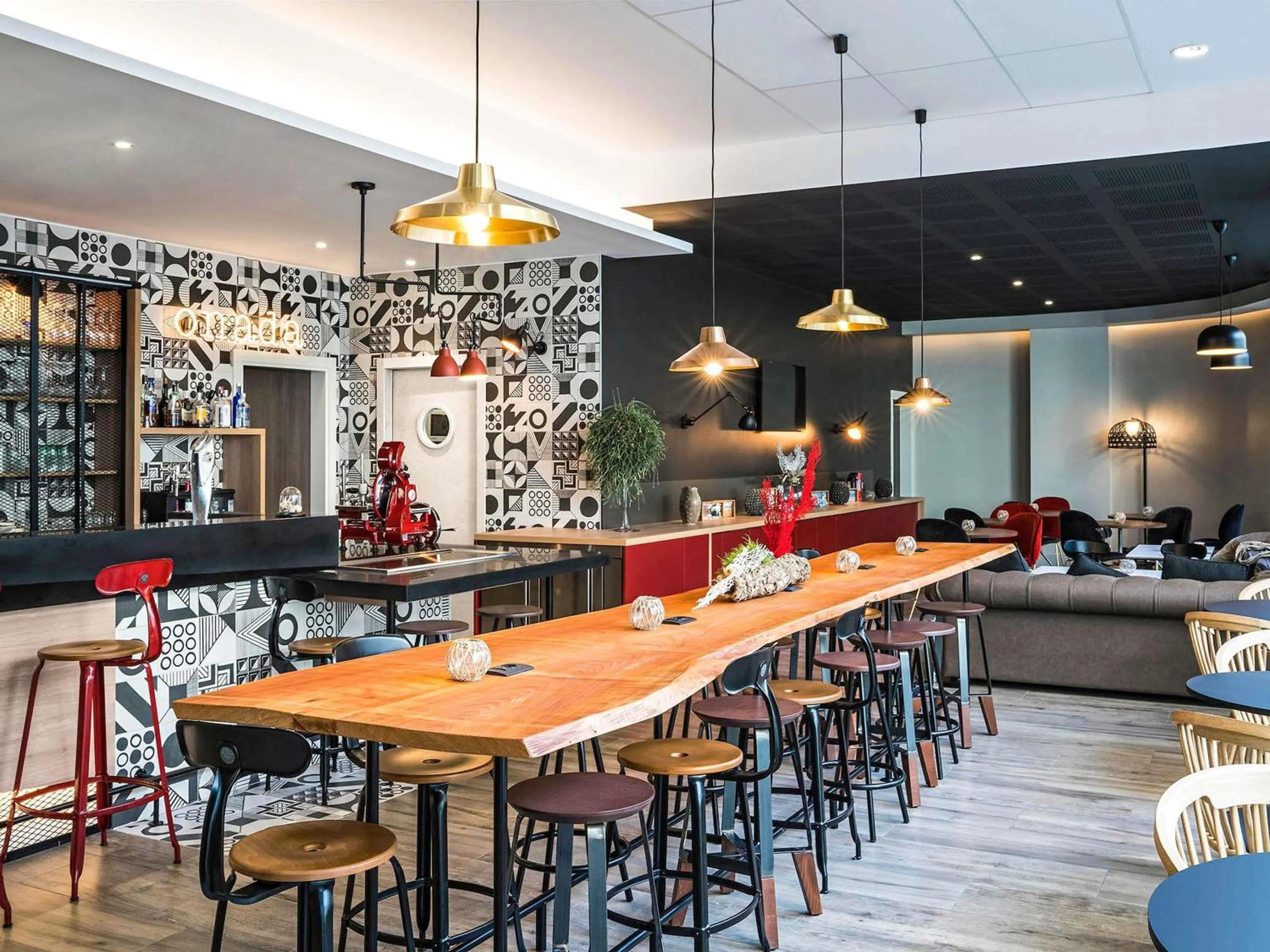 Lounge or bar in ibis Styles Barcelona City Bogatell