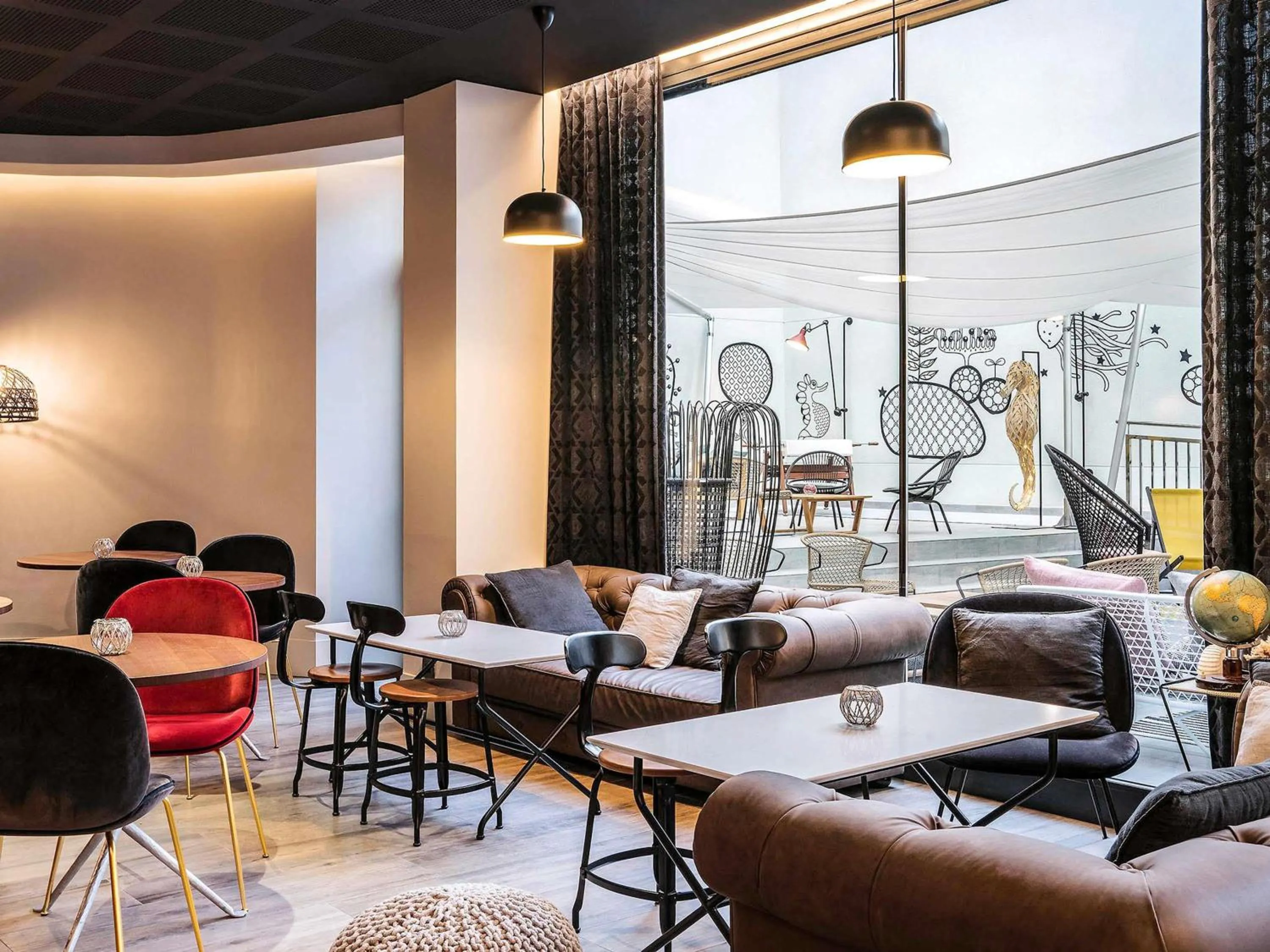 Lounge or bar in ibis Styles Barcelona City Bogatell