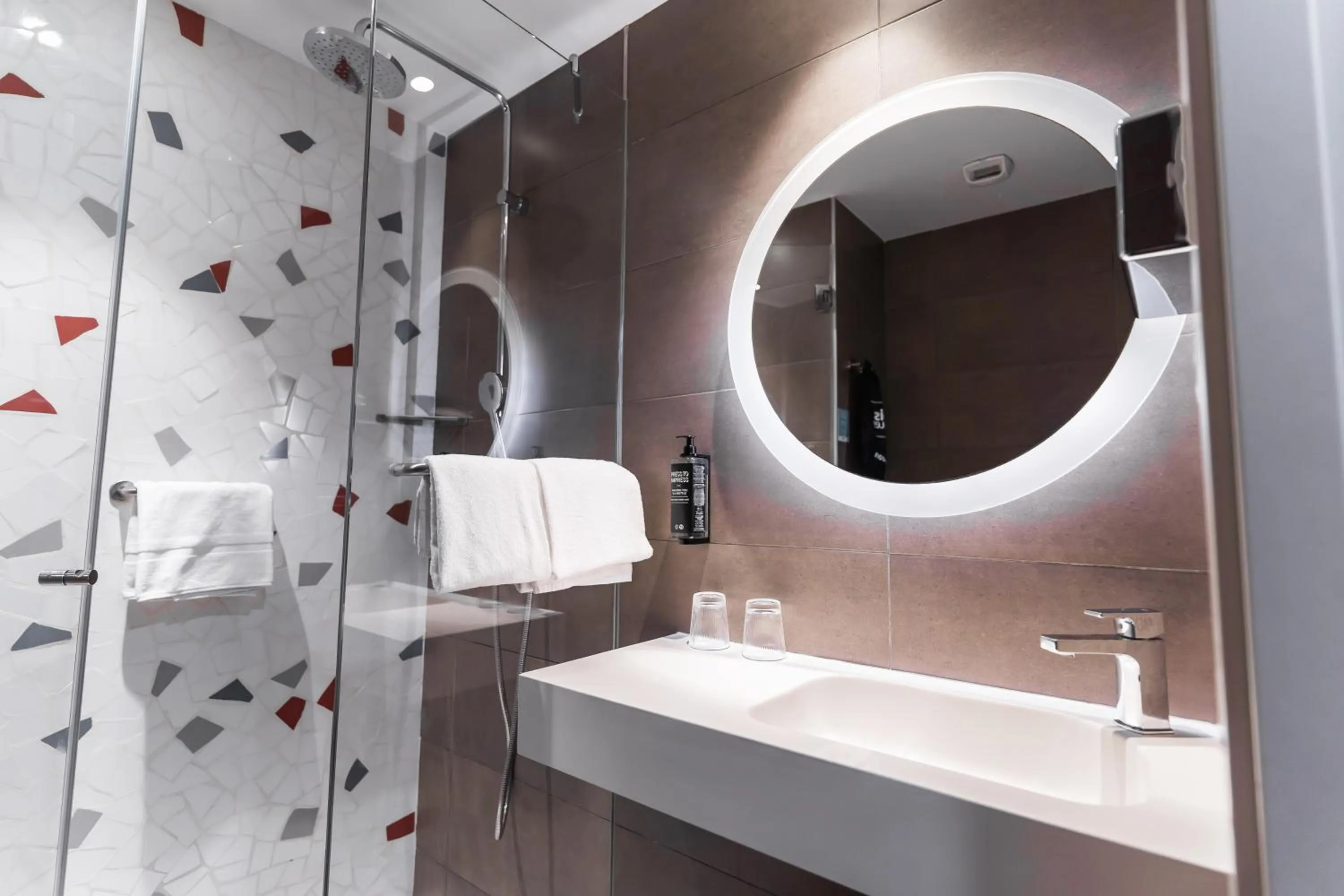 Bathroom in ibis Styles Barcelona City Bogatell