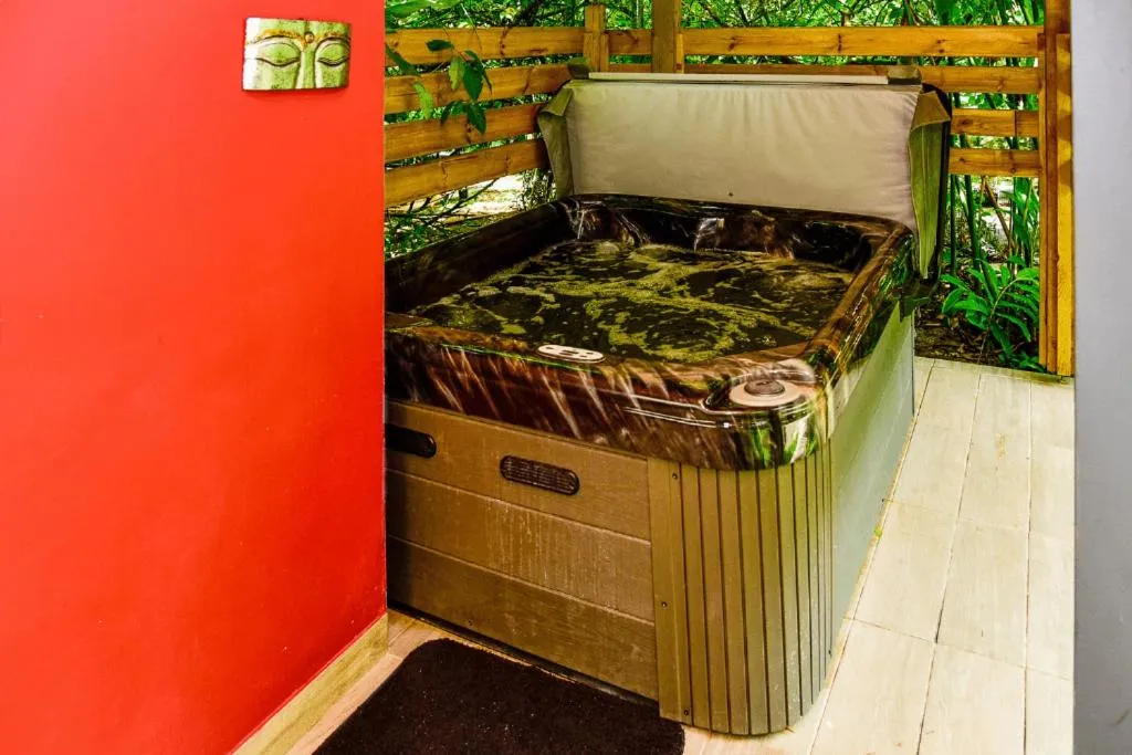 Hot Tub in Redoute Paradise