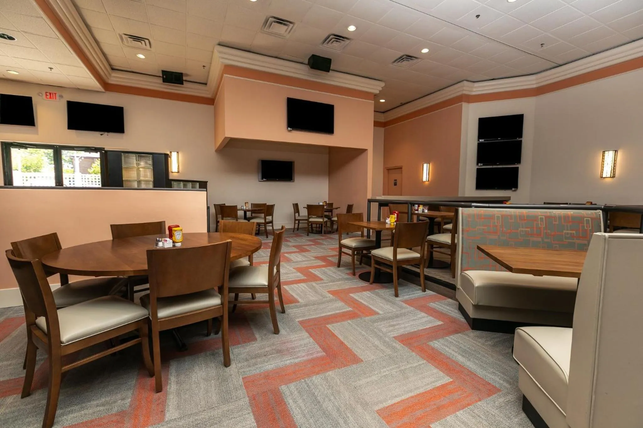 Restaurant/places to eat in Holiday Inn - Executive Center-Columbia Mall, an IHG Hotel