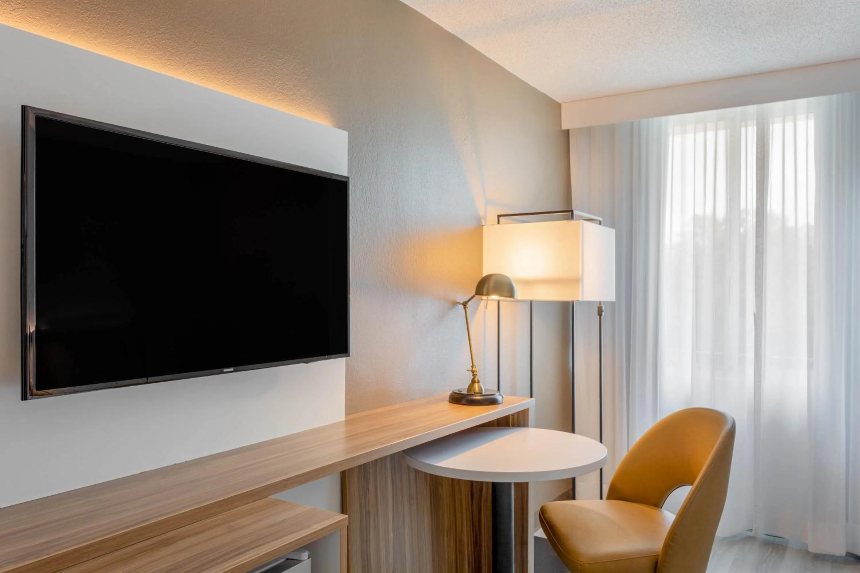 TV and multimedia in Wyndham Garden Tallahassee Capitol Near FSU