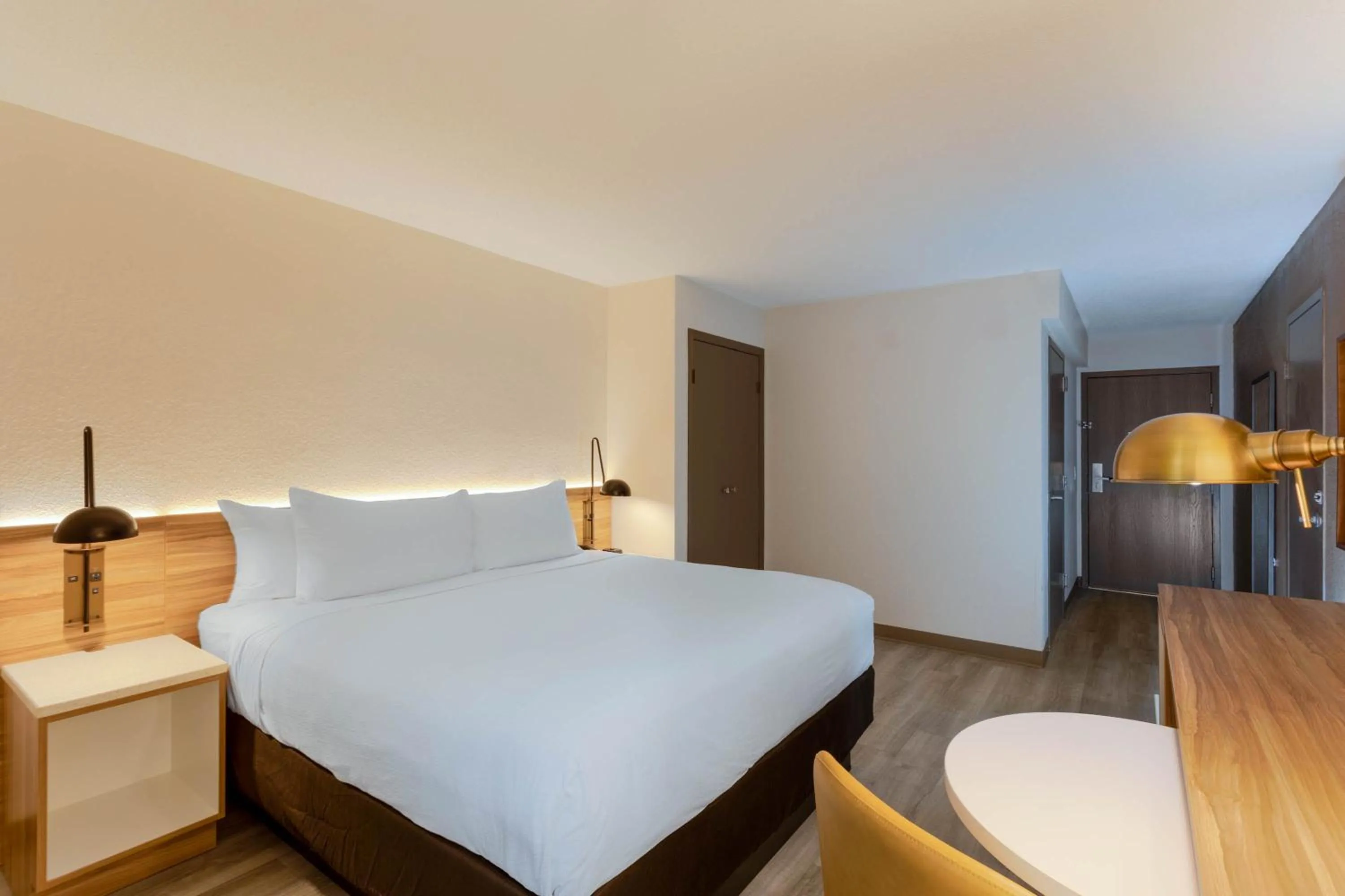 Bedroom, Bed in Wyndham Garden Tallahassee Capitol Near FSU