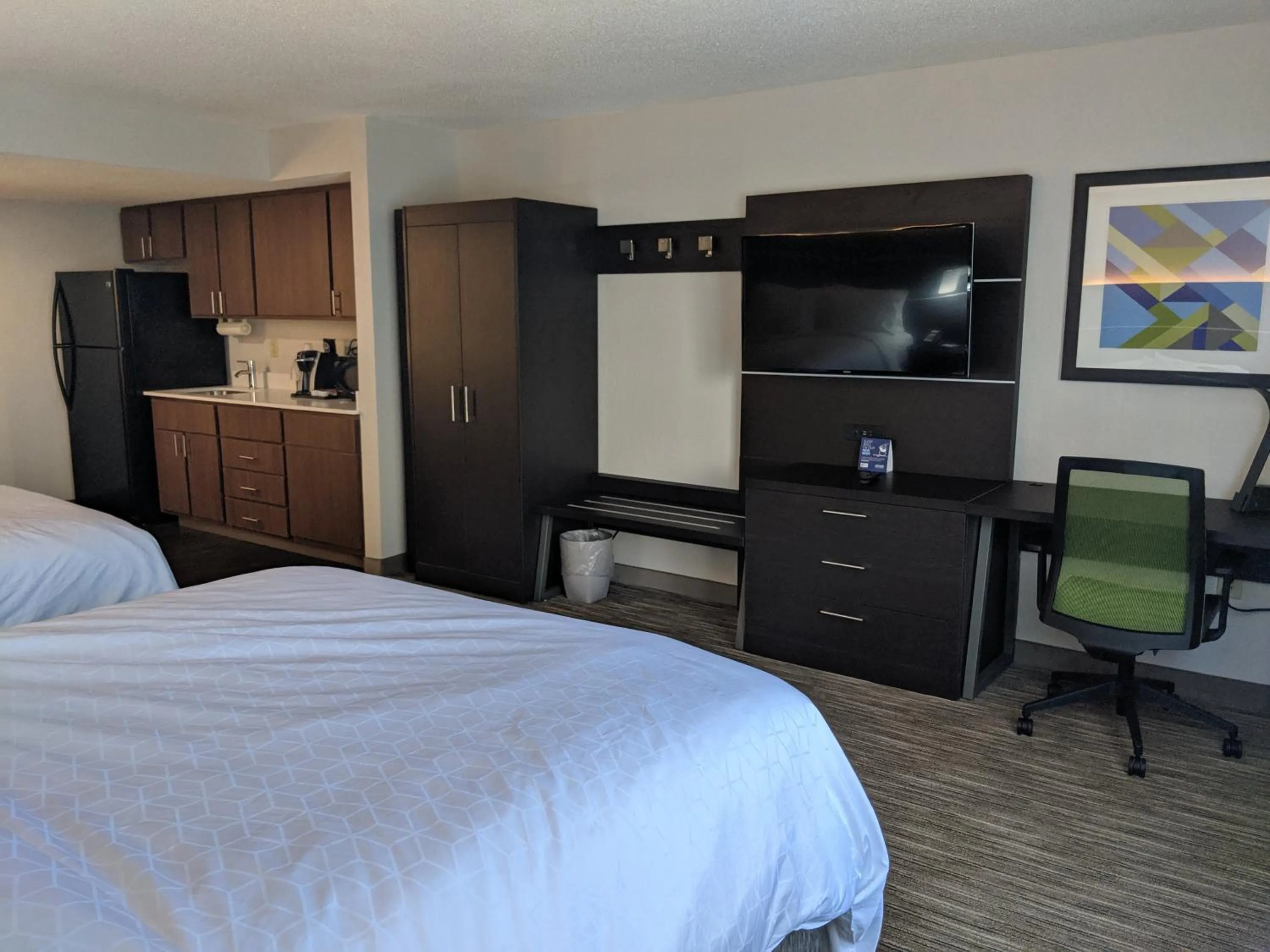 Photo of the whole room, Bed in Holiday Inn Express & Suites Charlotte-Concord-I-85 by IHG
