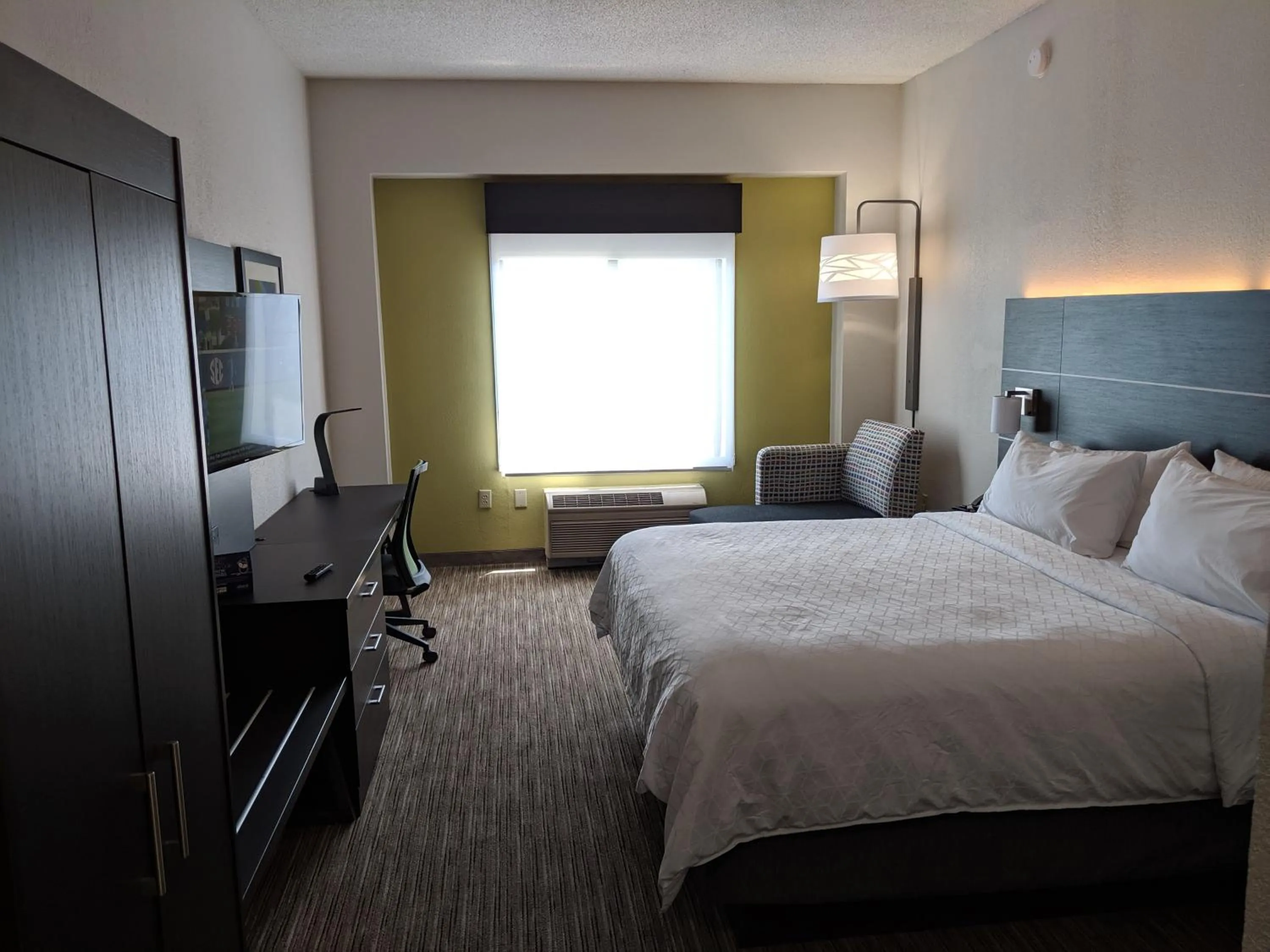 Photo of the whole room, Bed in Holiday Inn Express & Suites Charlotte-Concord-I-85 by IHG