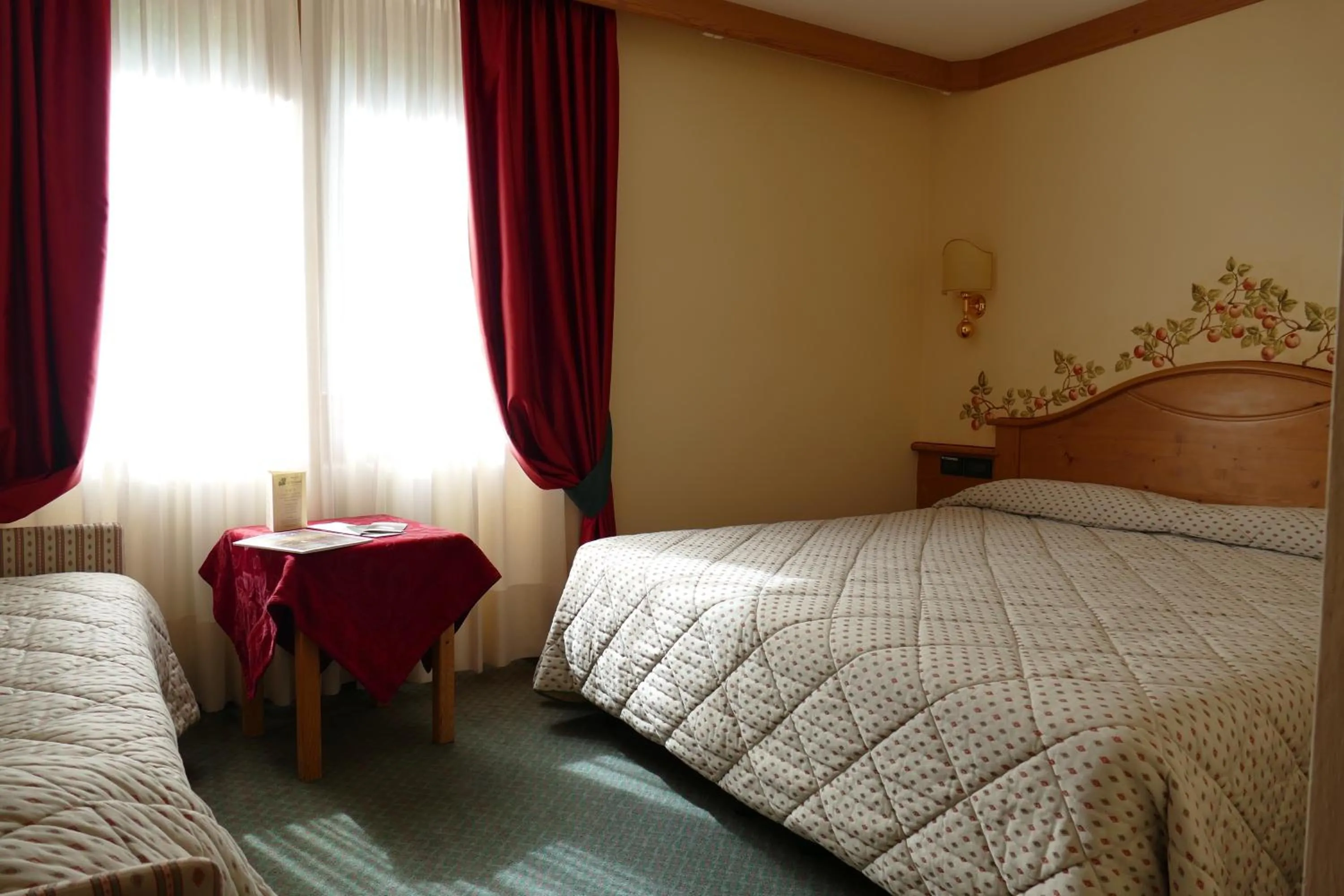 Photo of the whole room, Bed in Hotel Garnì La Montanara