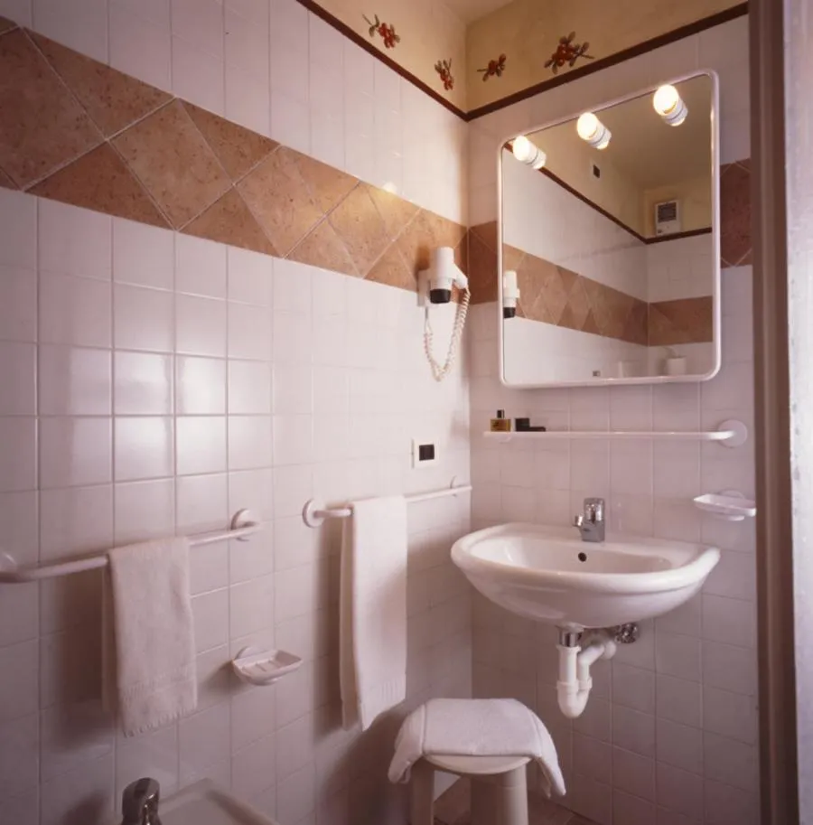 Bathroom in Hotel Garnì La Montanara