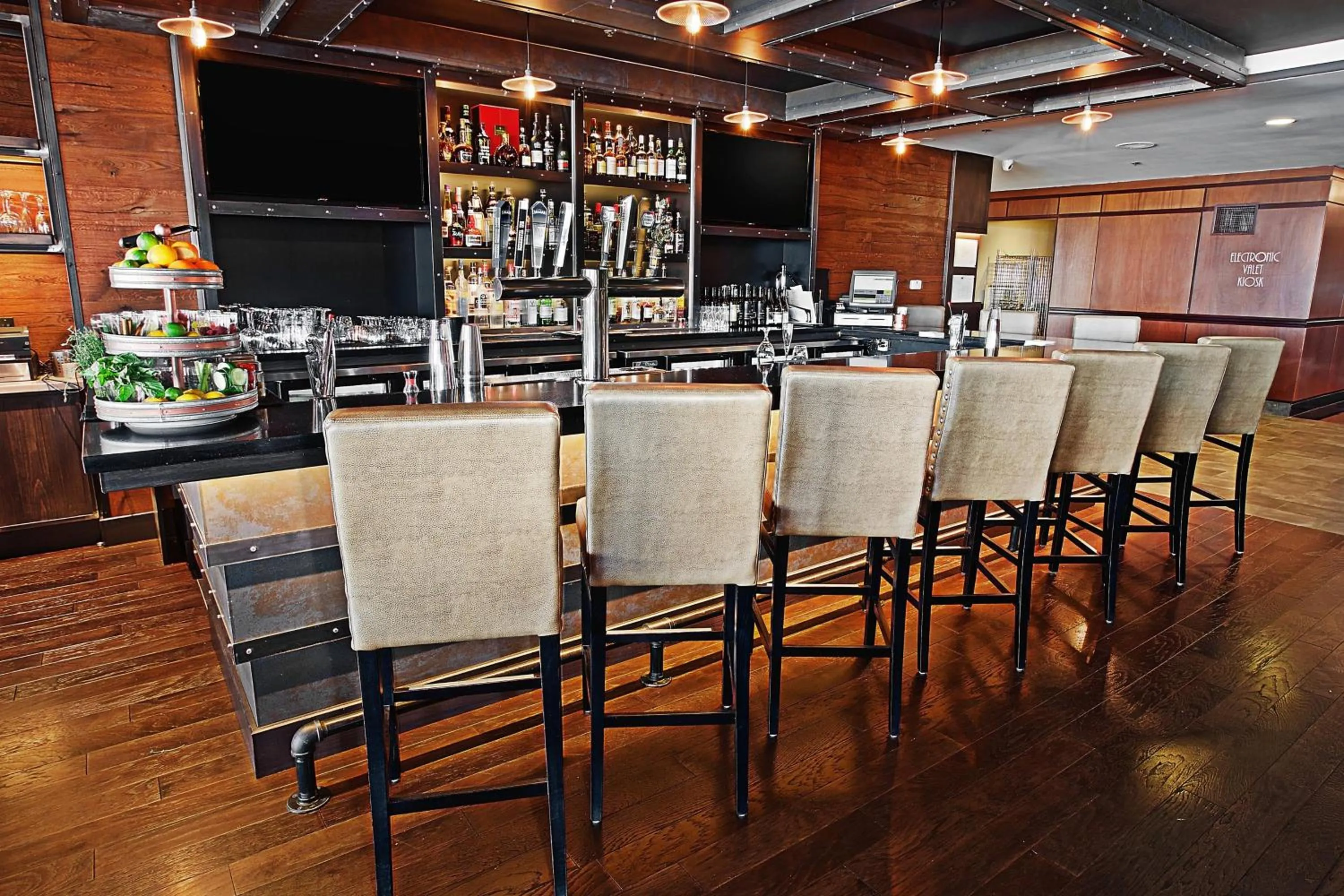 Restaurant/places to eat in Niagara Falls Marriott Fallsview Hotel & Spa