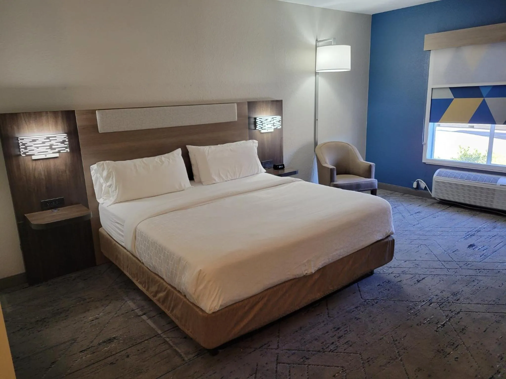 Photo of the whole room, Bed in Holiday Inn Express Hotel & Suites - The Villages by IHG