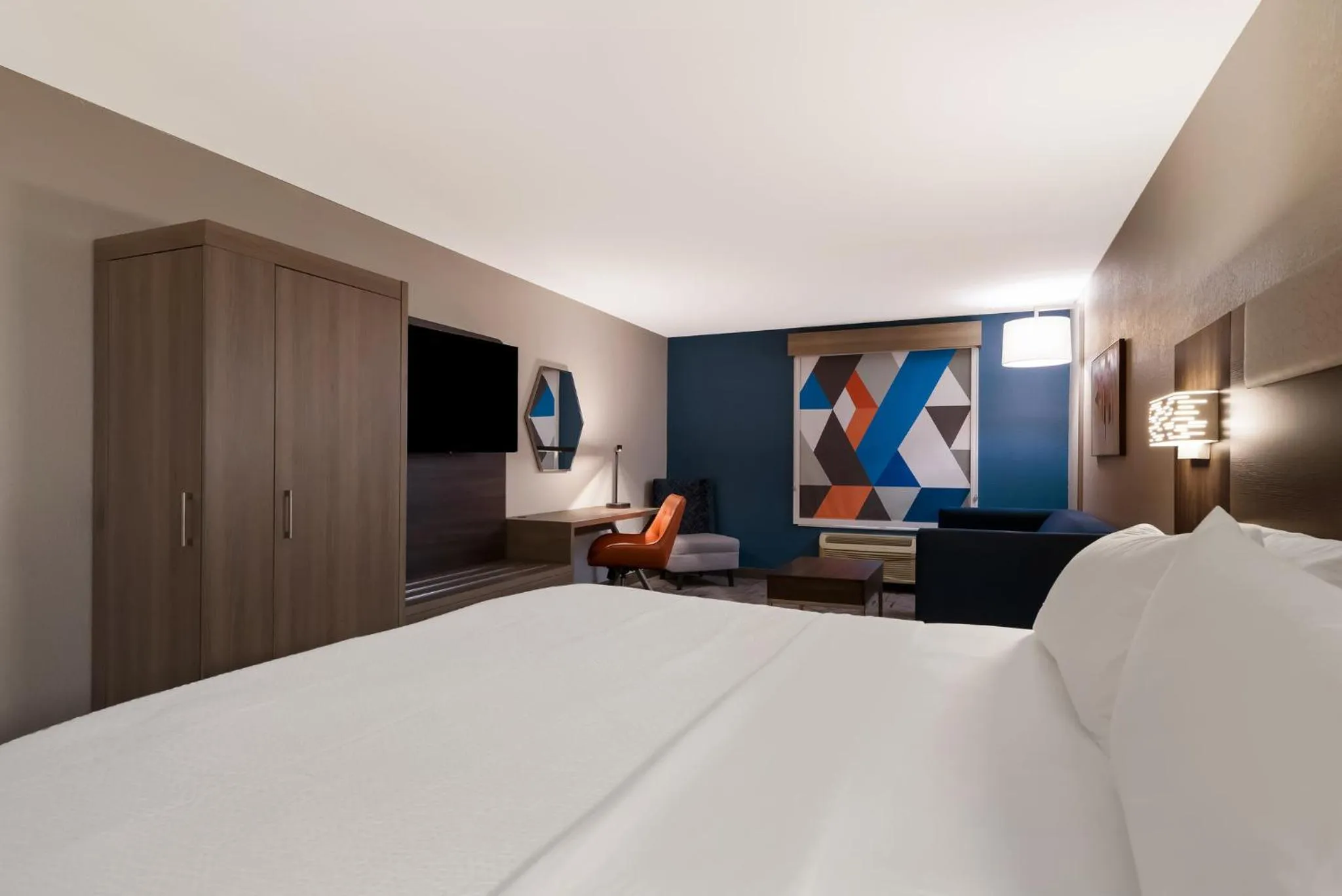 Photo of the whole room, Bed in Holiday Inn Express Hotel & Suites - The Villages by IHG