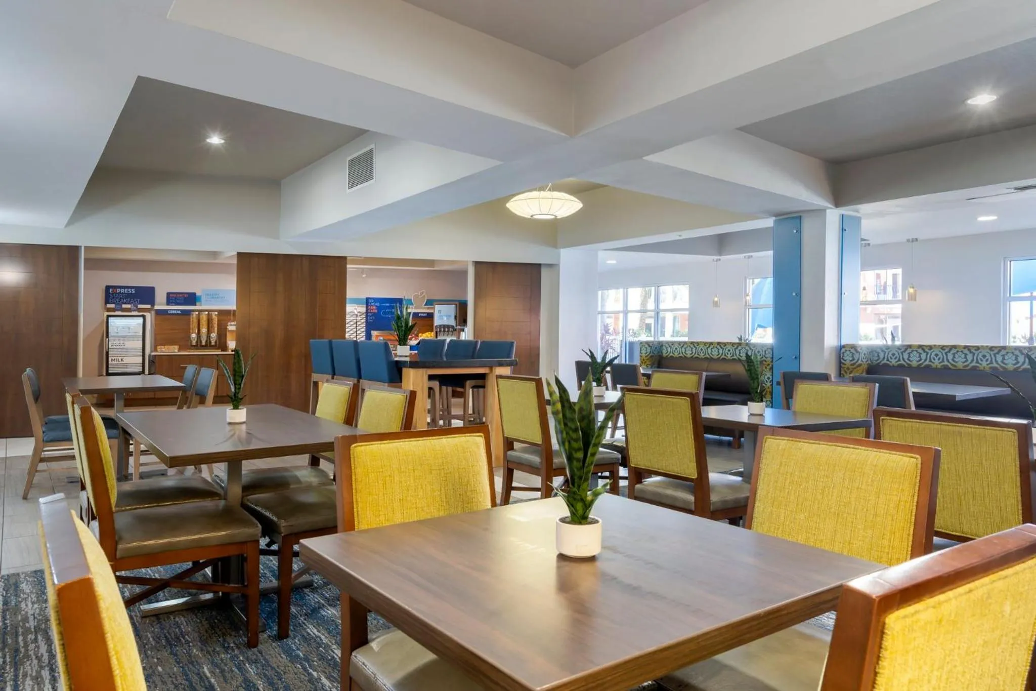 Breakfast in Holiday Inn Express Hotel & Suites - The Villages by IHG