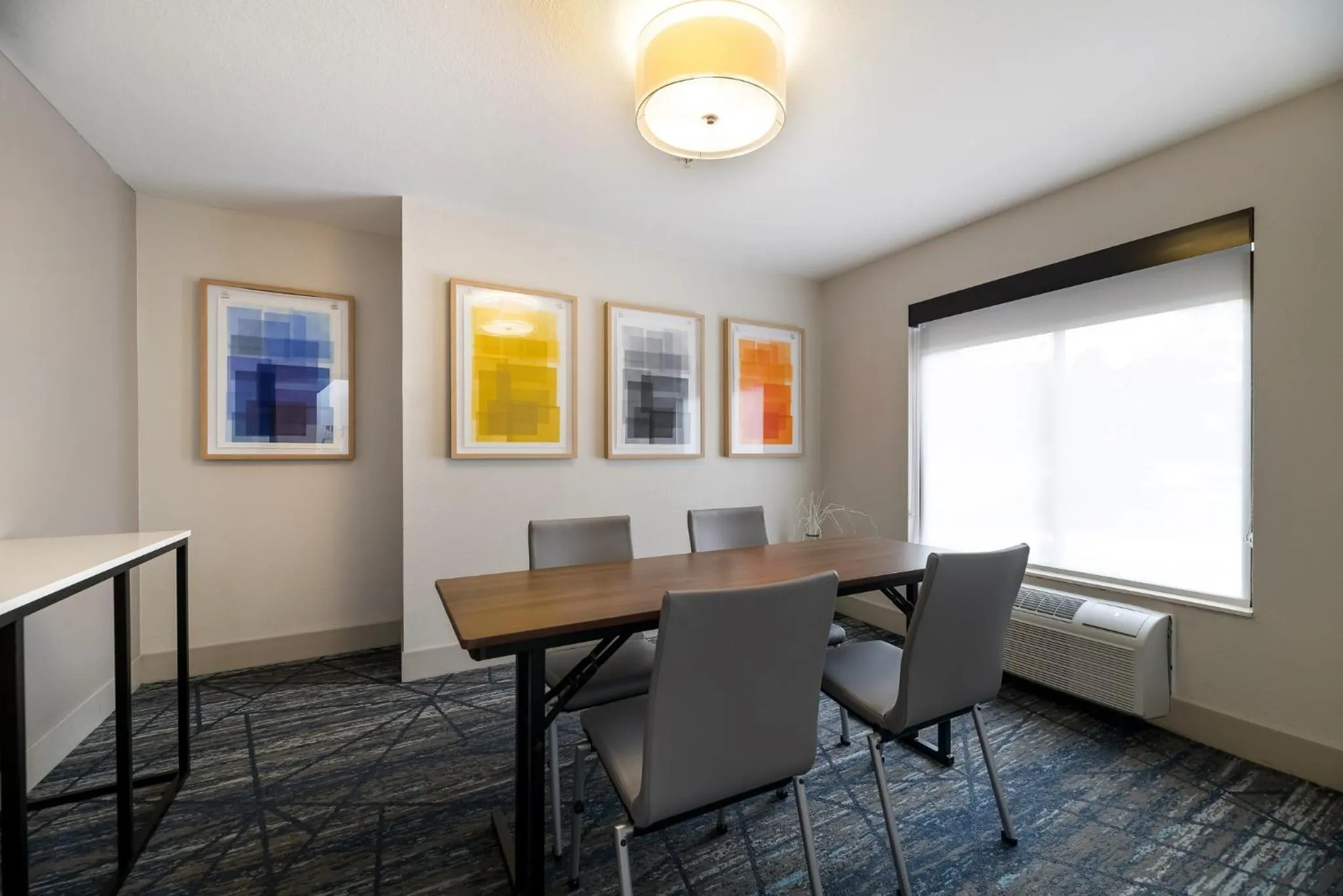 Meeting/conference room in Holiday Inn Express Hotel & Suites - The Villages by IHG