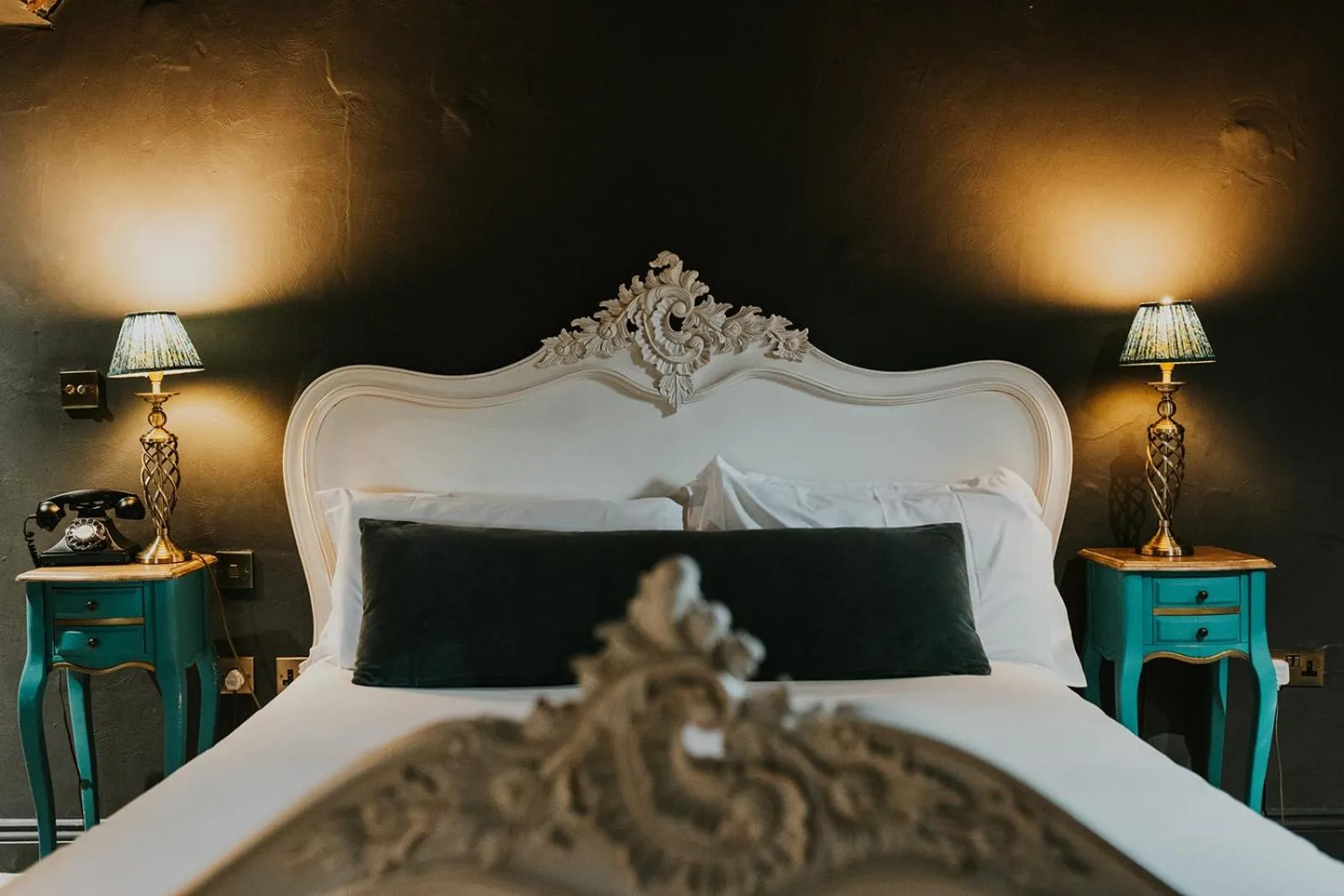 Bed in Le Petit Chateau & William de Percy