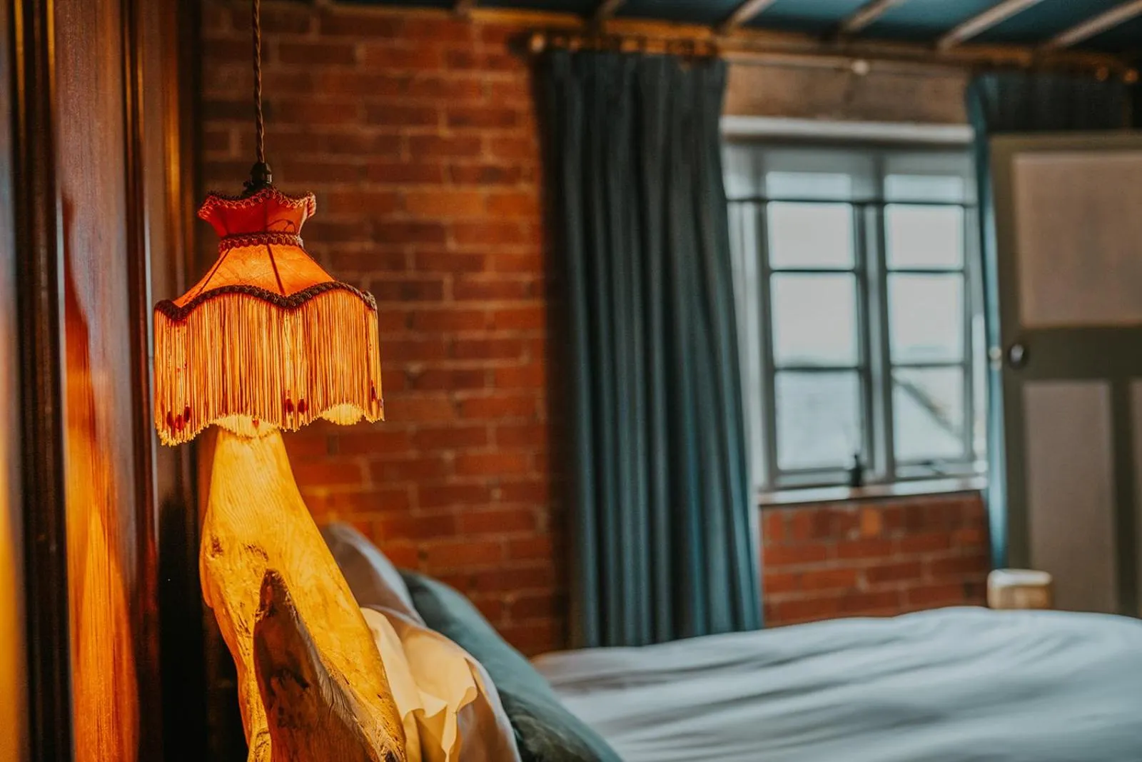 Bedroom, Bed in Le Petit Chateau & William de Percy