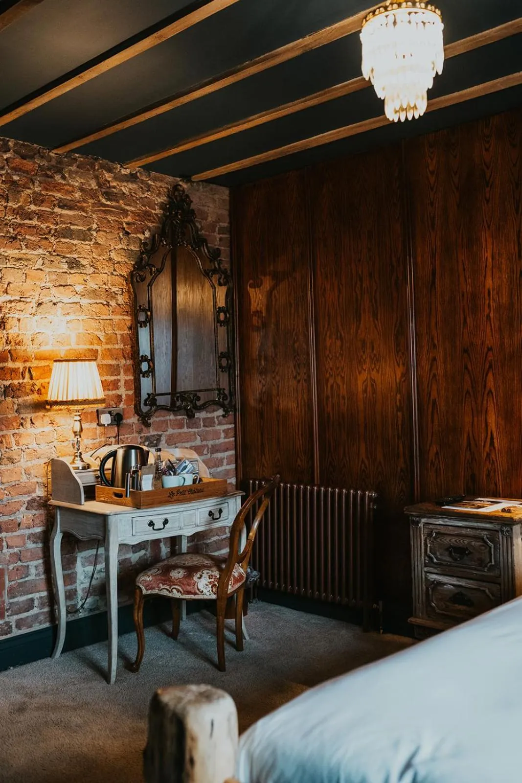 Seating area, Bed in Le Petit Chateau & William de Percy