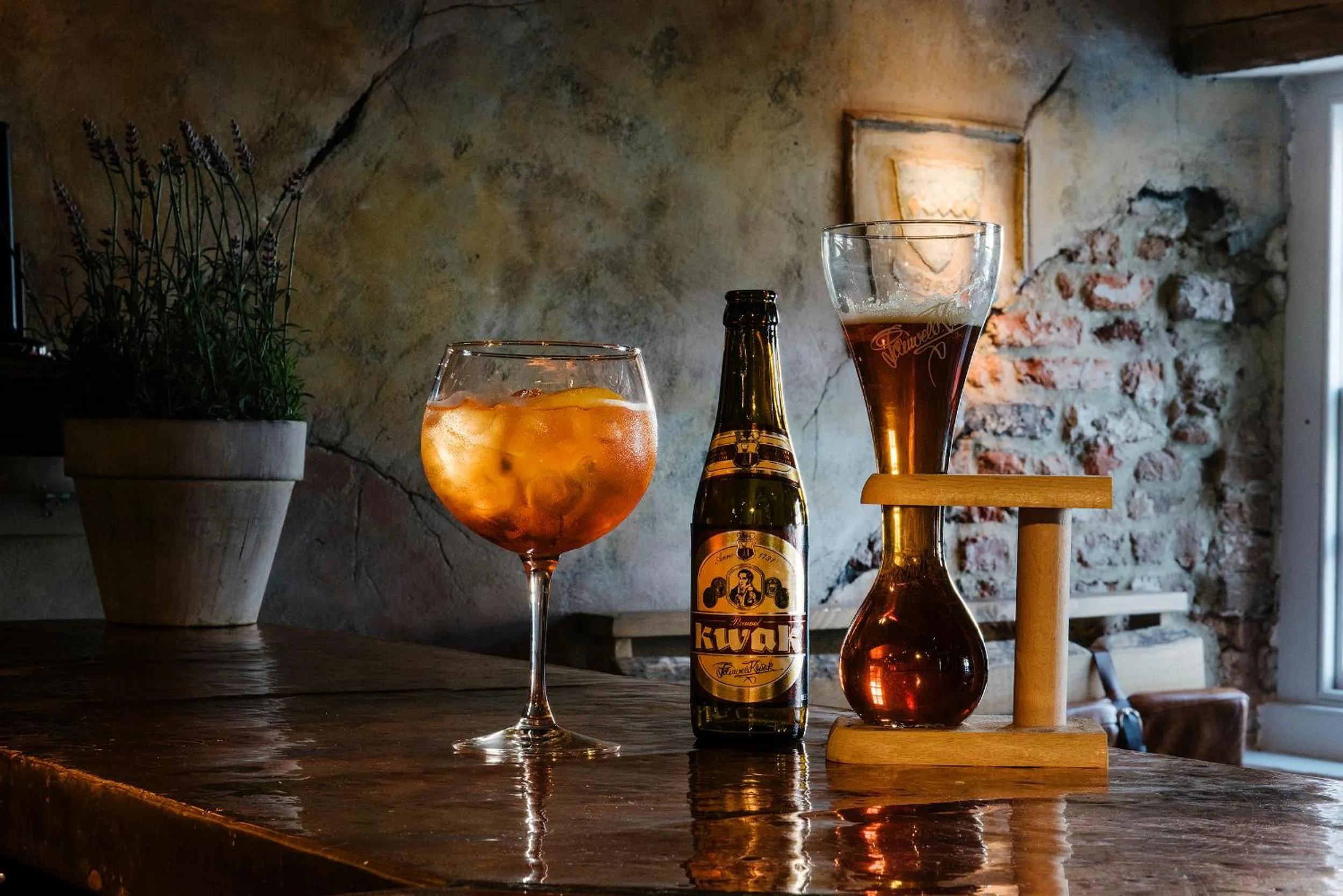 Lounge or bar in Le Petit Chateau & William de Percy