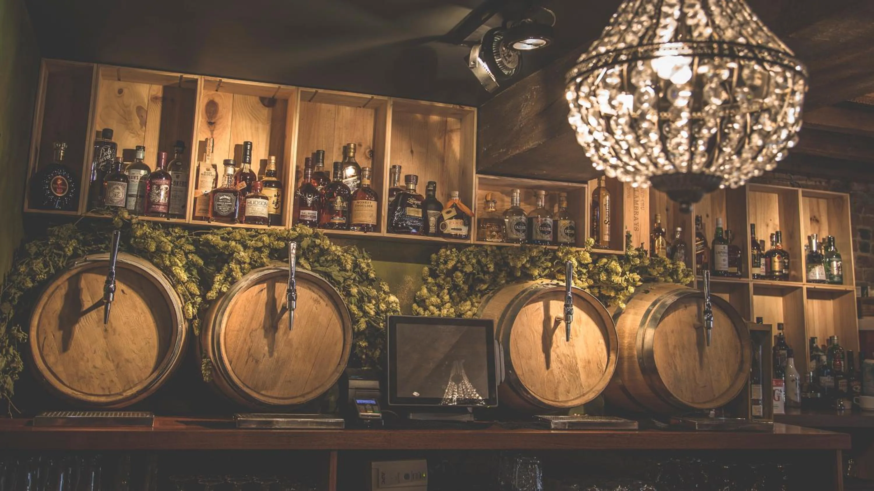 Restaurant/places to eat in Le Petit Chateau & William de Percy