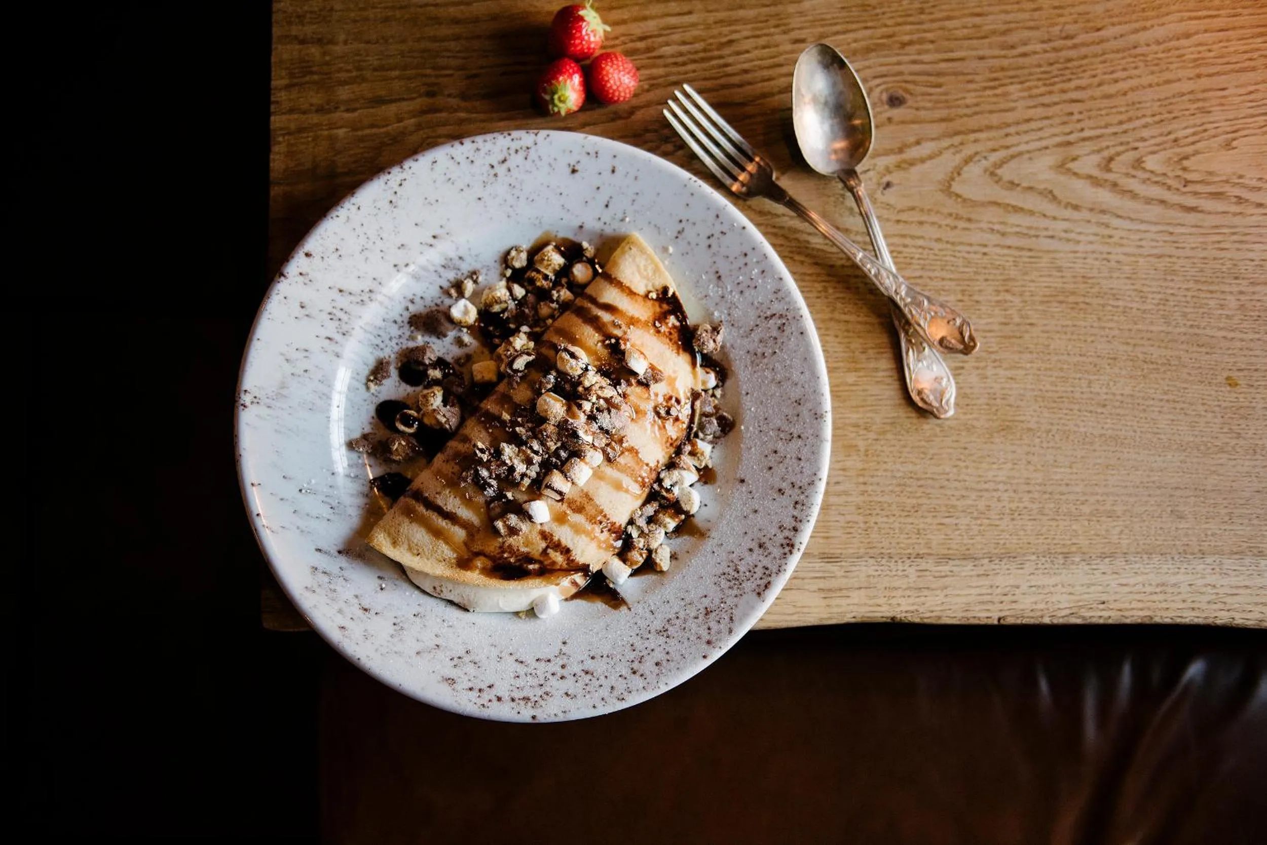 Restaurant/places to eat in Le Petit Chateau & William de Percy