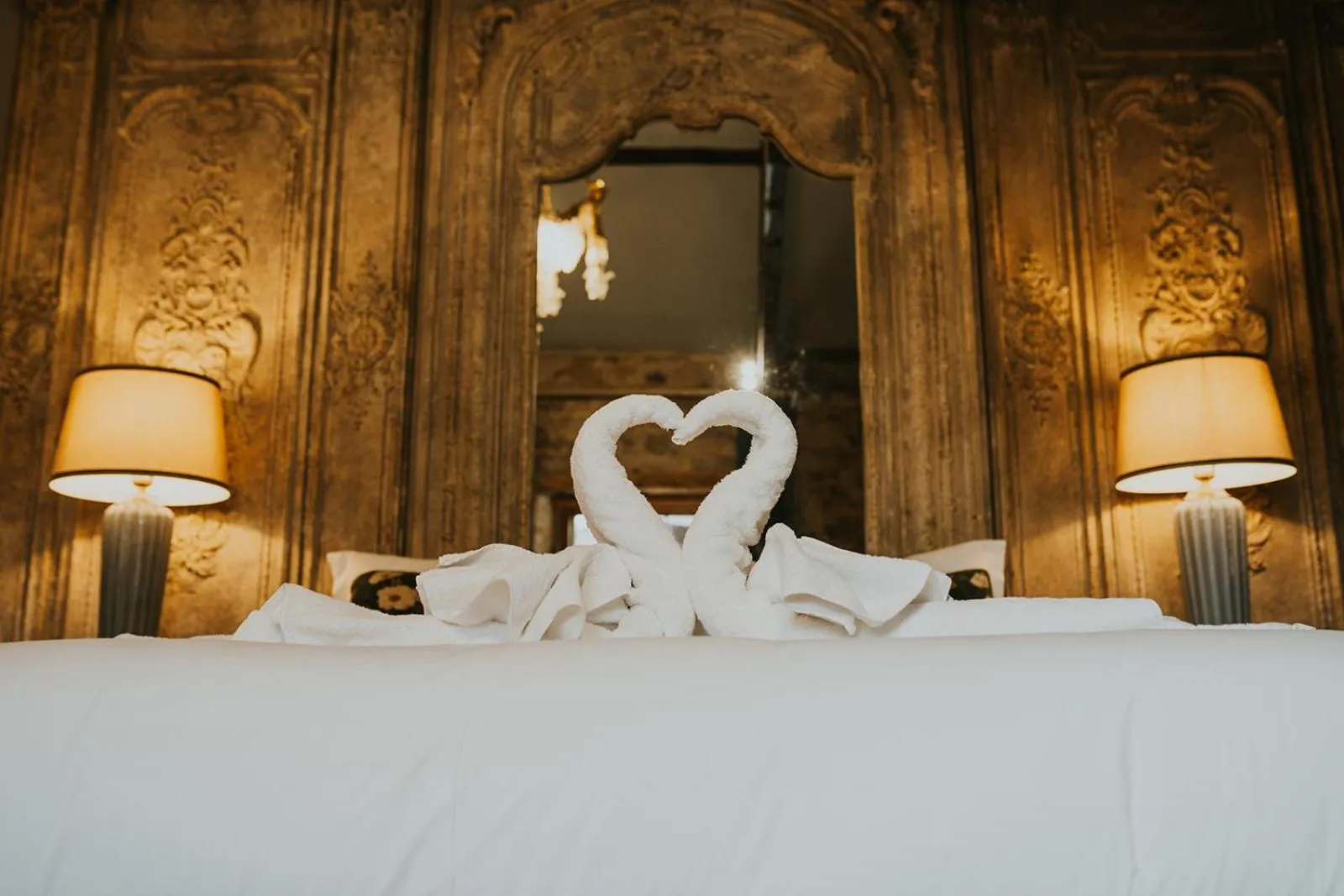 Bed in Le Petit Chateau & William de Percy