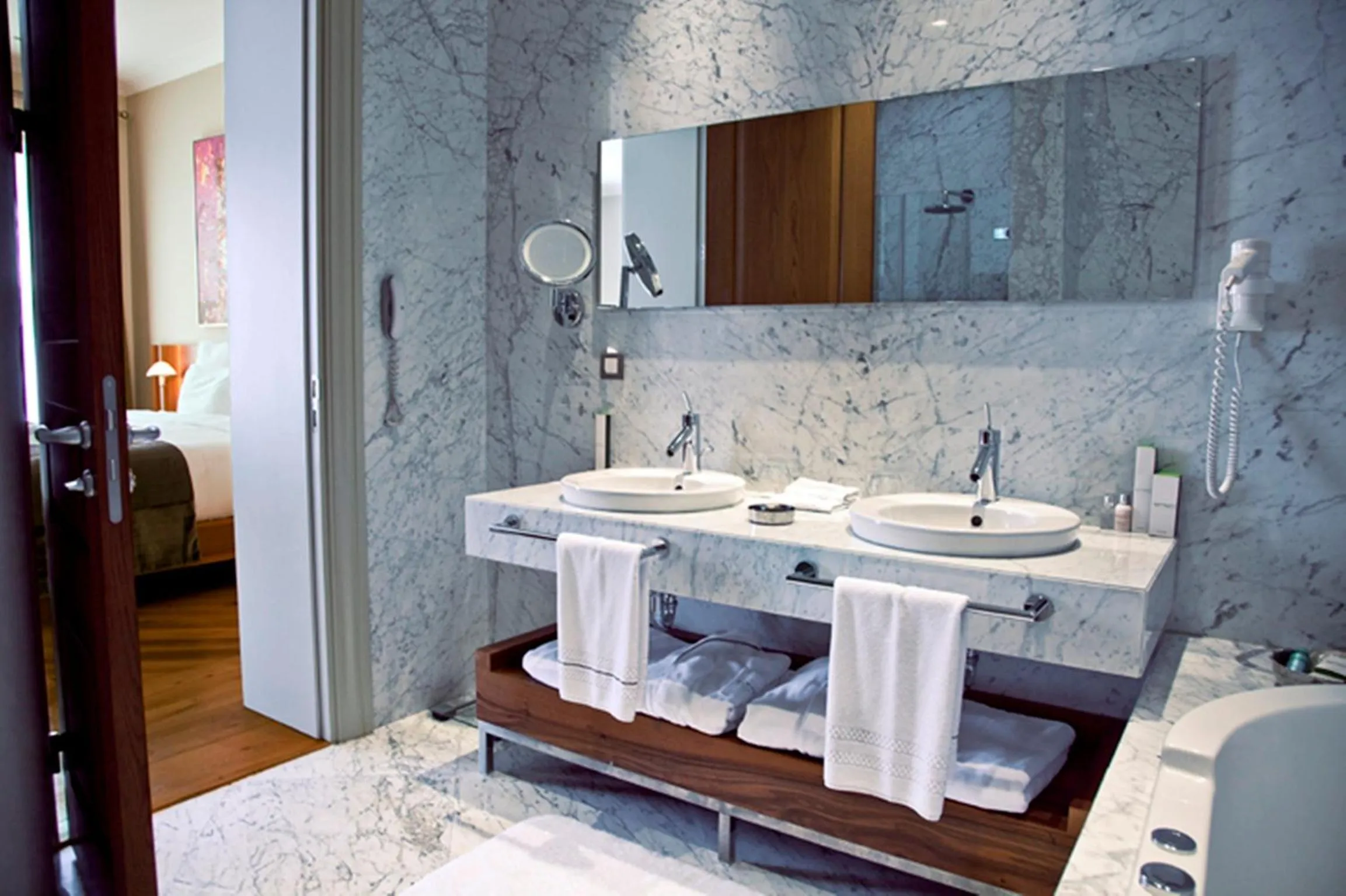 Bathroom in Tomtom Suites