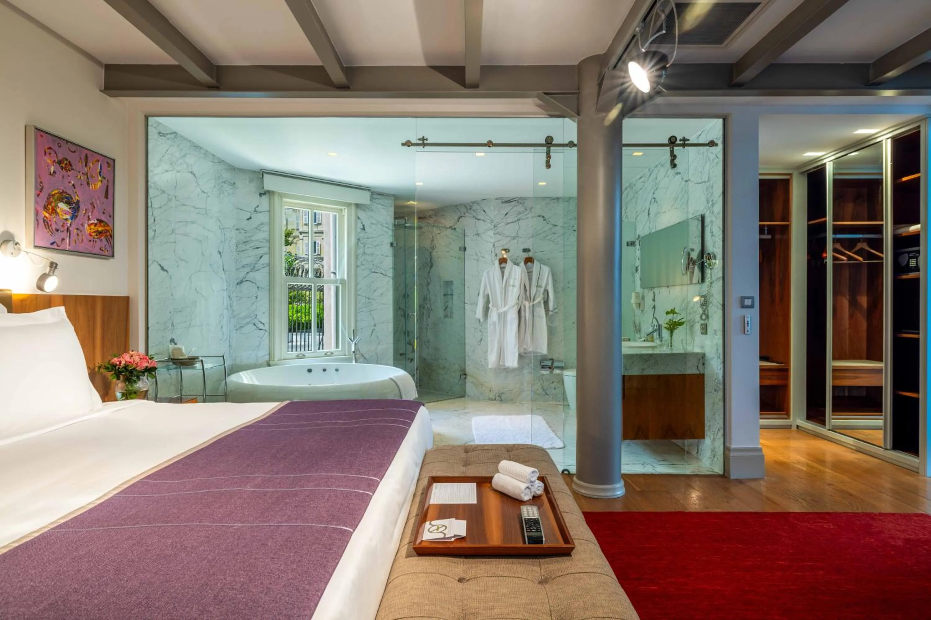 Luxury Suite with Terrace in Tomtom Suites