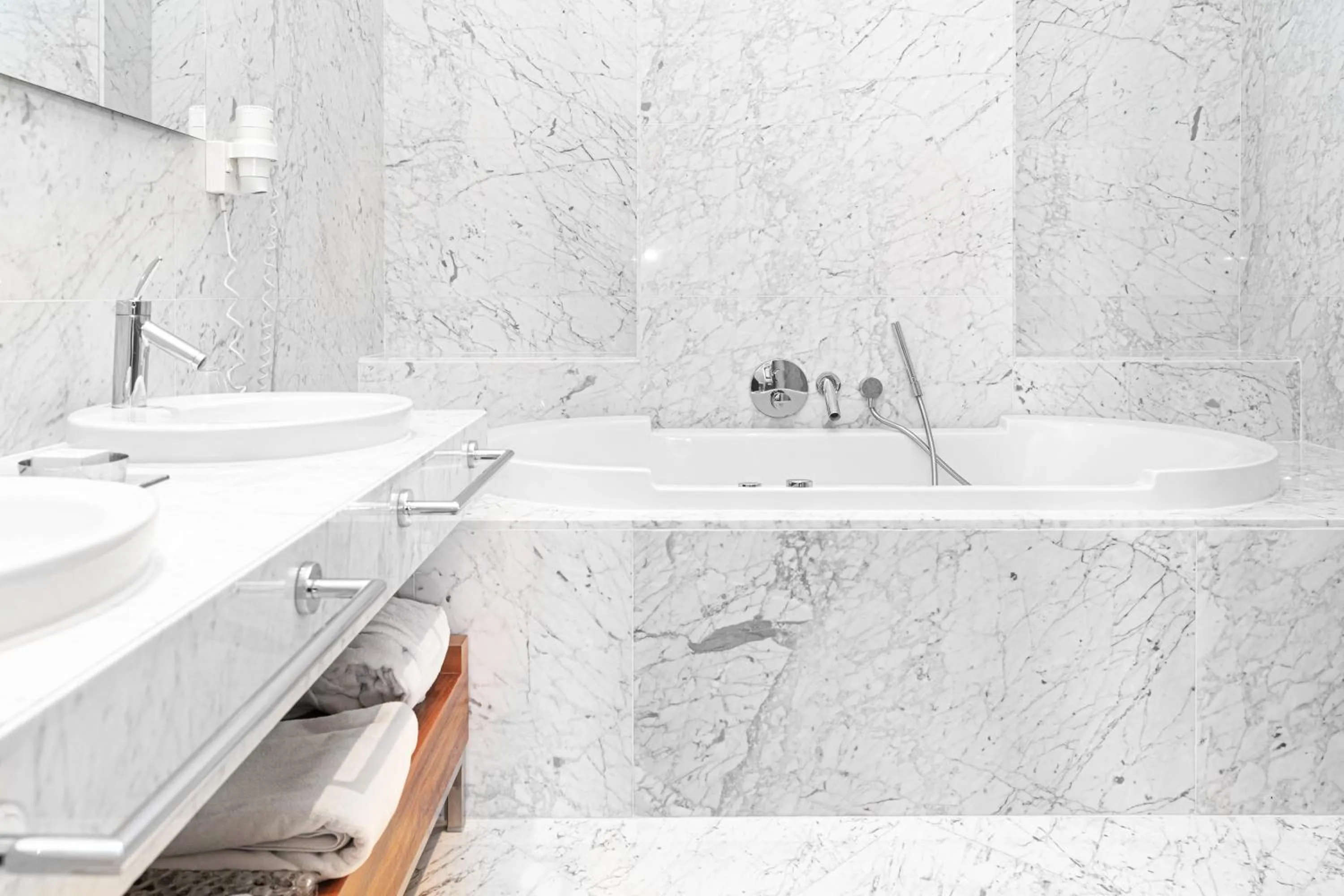 Bathroom in Tomtom Suites