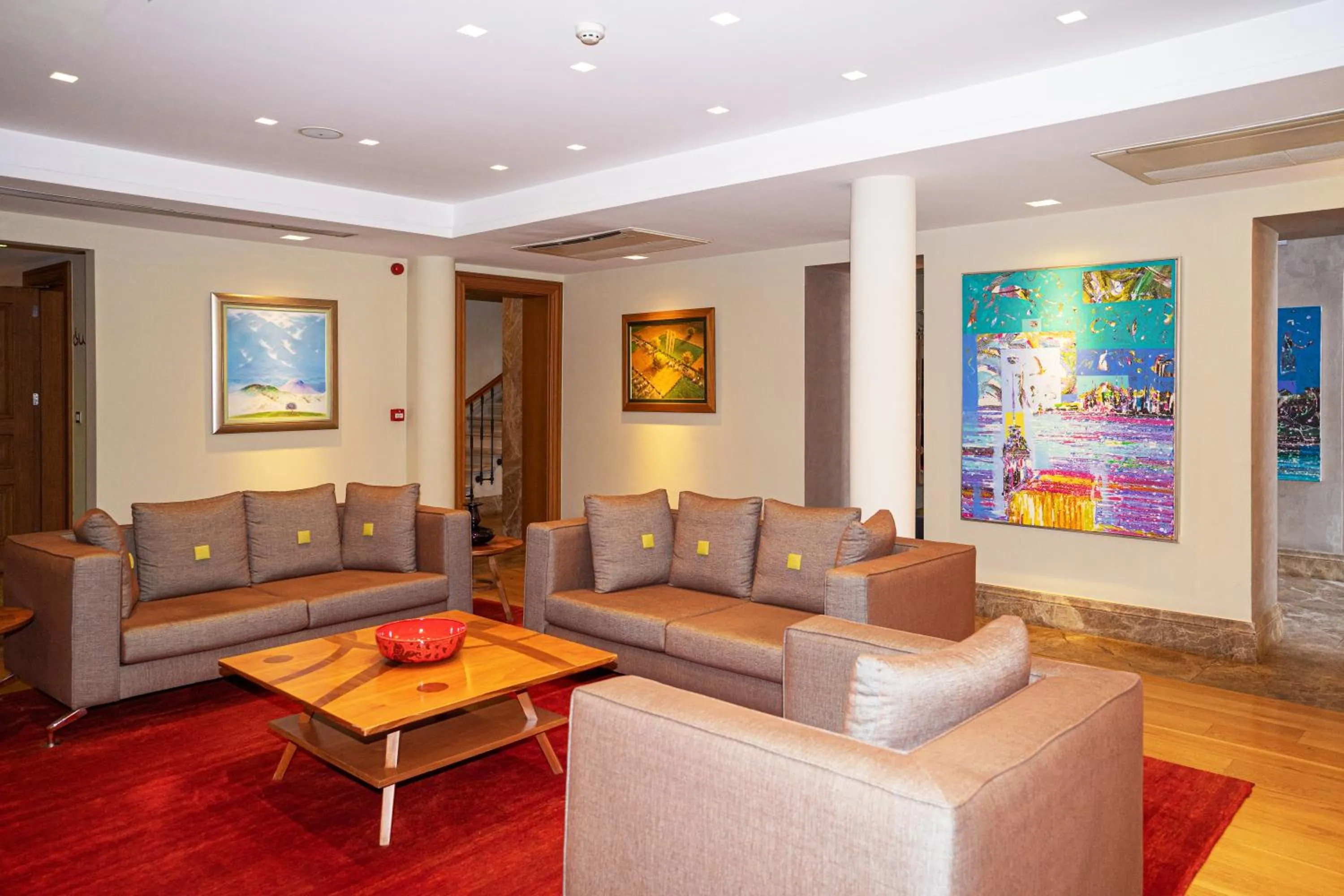 Property building in Tomtom Suites