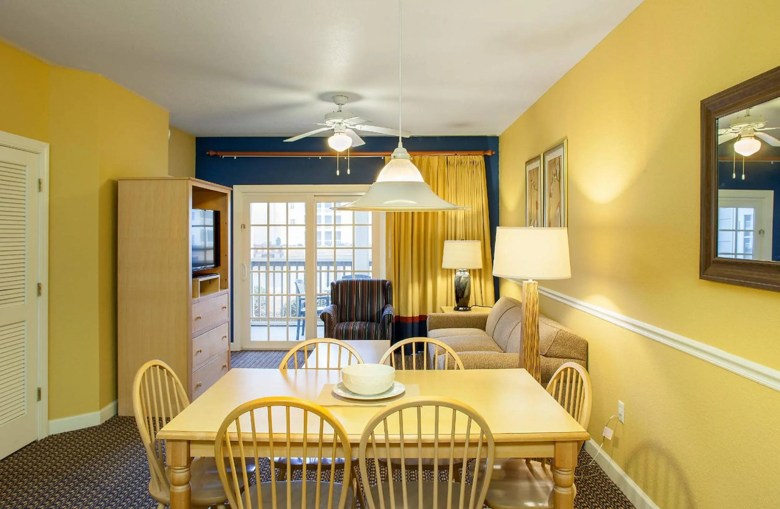 Living room in Bluegreen Vacations Harbour Lights, an Ascend Collection Resort