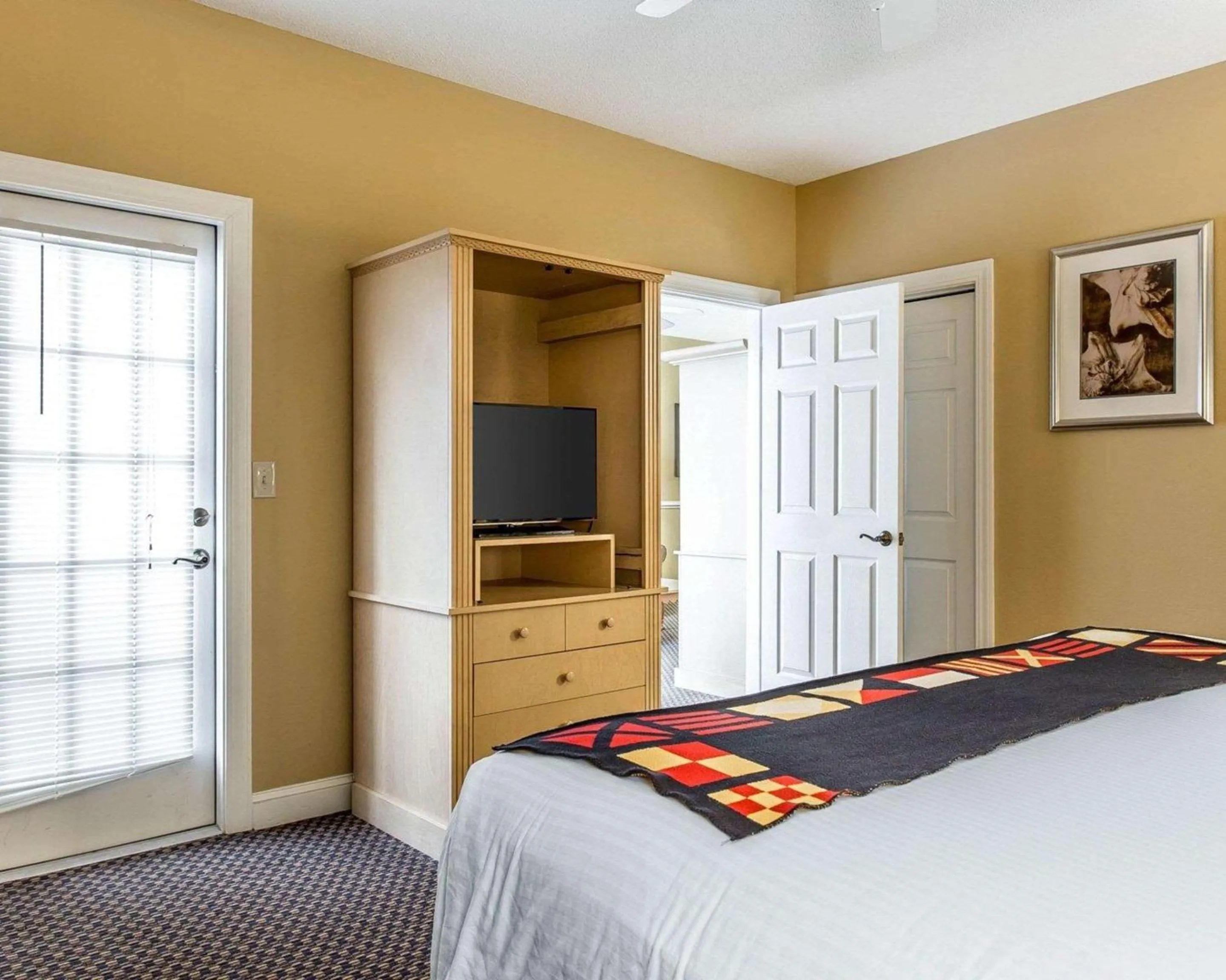 Bedroom, Bed in Bluegreen Vacations Harbour Lights, an Ascend Collection Resort