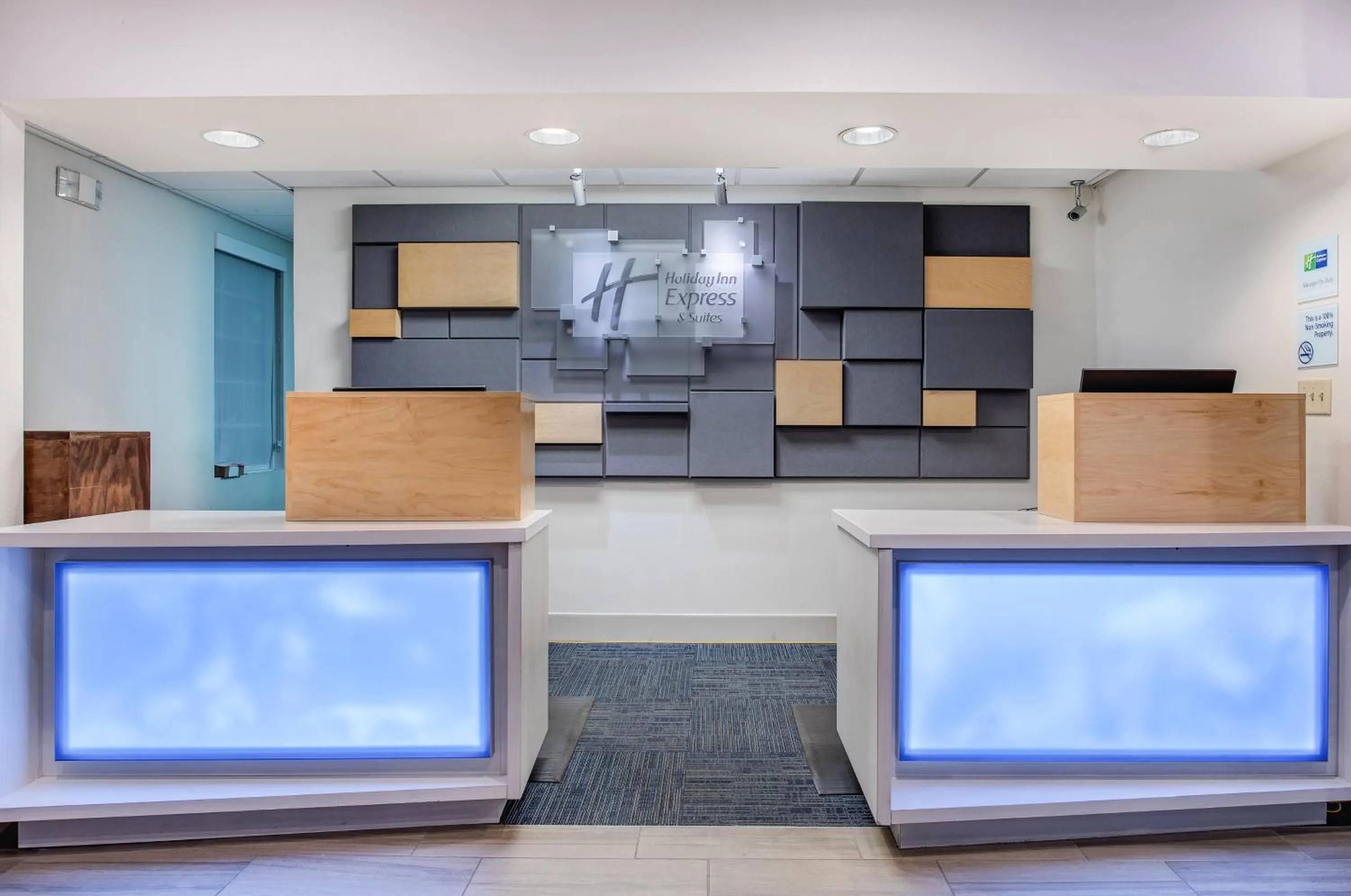 Property building in Holiday Inn Express Hotel & Suites Alcoa Knoxville Airport by IHG