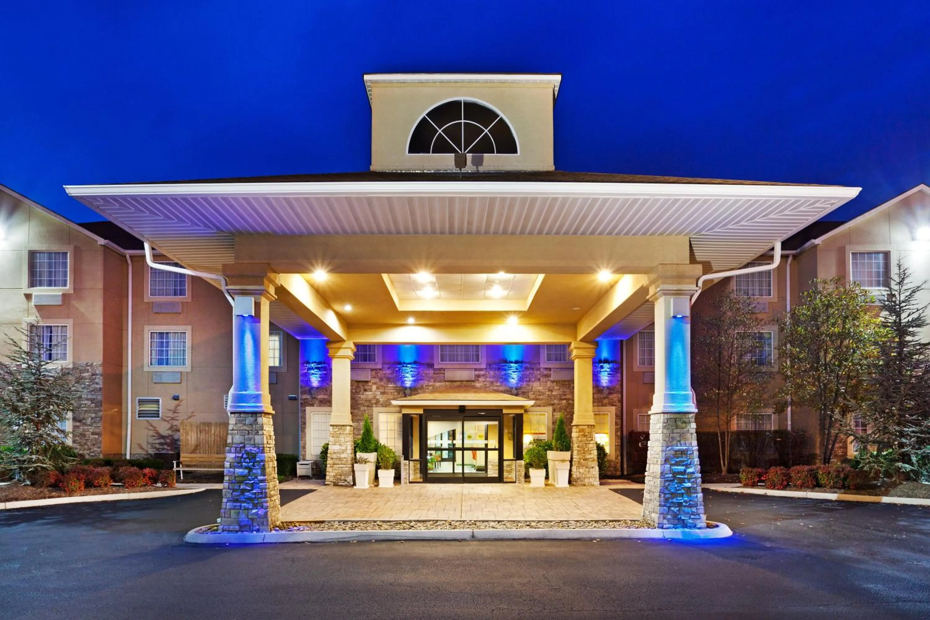 Property building in Holiday Inn Express Hotel & Suites Alcoa Knoxville Airport by IHG