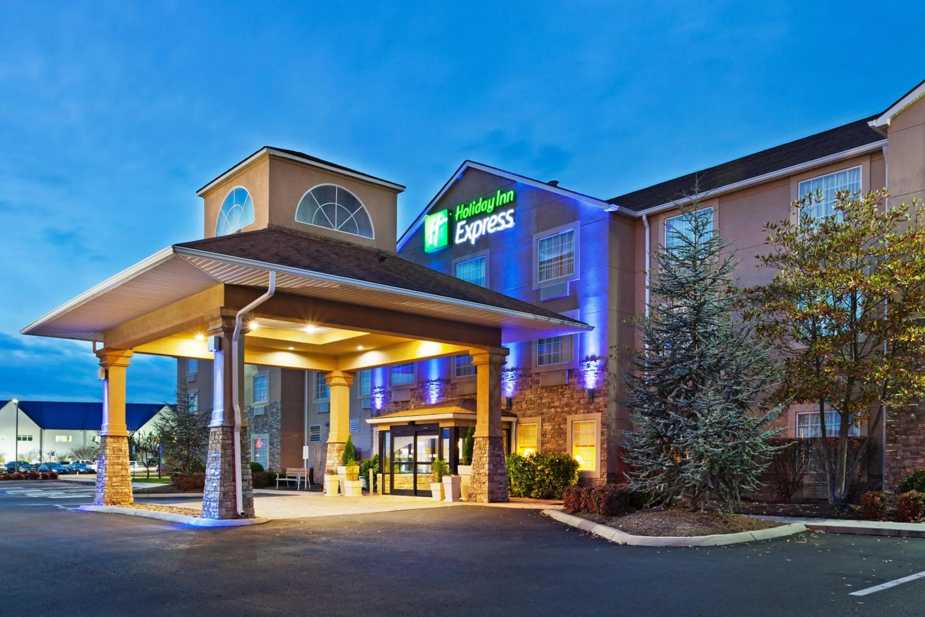 Property building in Holiday Inn Express Hotel & Suites Alcoa Knoxville Airport by IHG