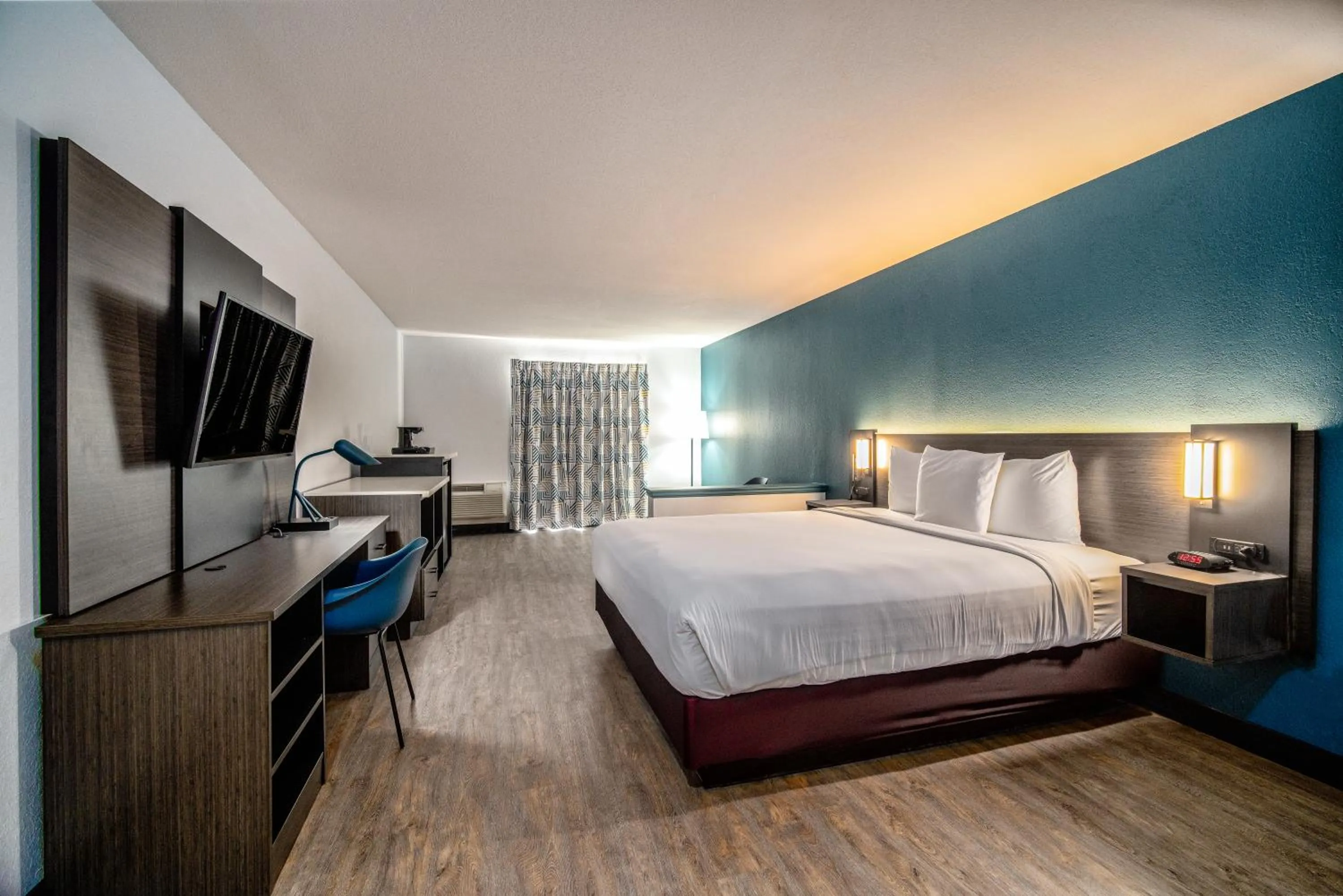 Bed in Studio 6 Suites Lawndale, CA South Bay