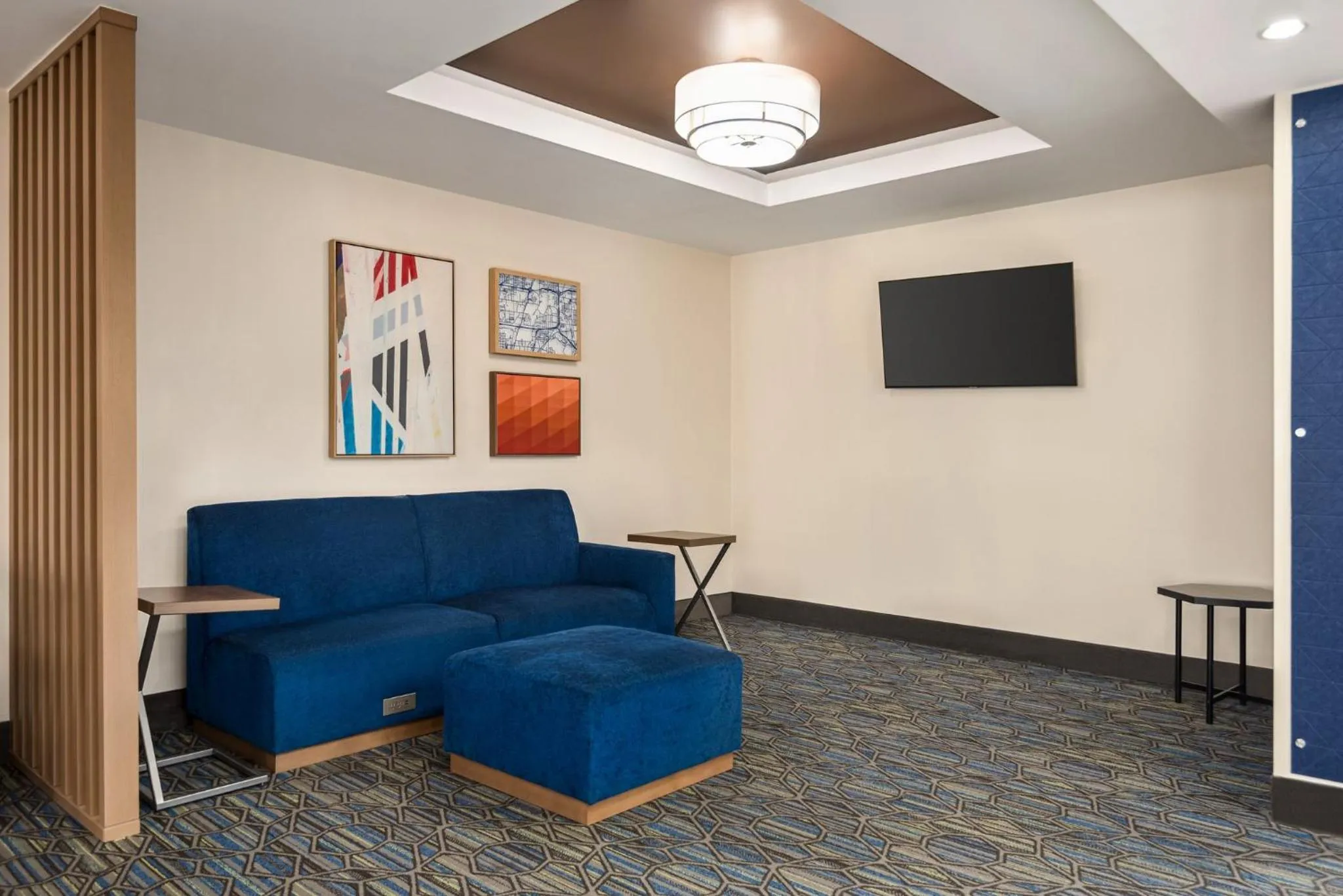 Property building in Holiday Inn Express Hotel & Suites Fredericksburg by IHG